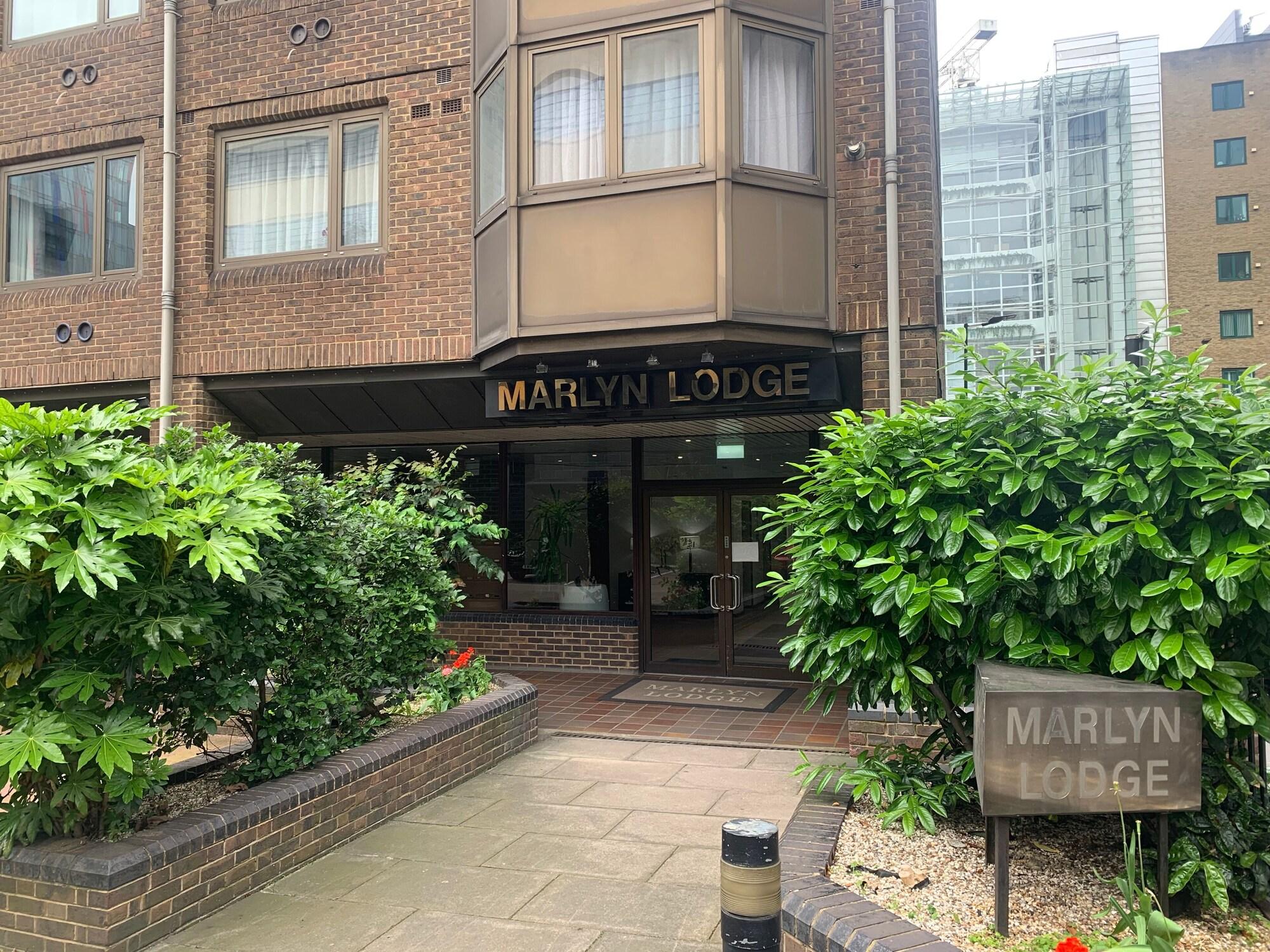 Vista Exterior Marlyn Lodge - City of London