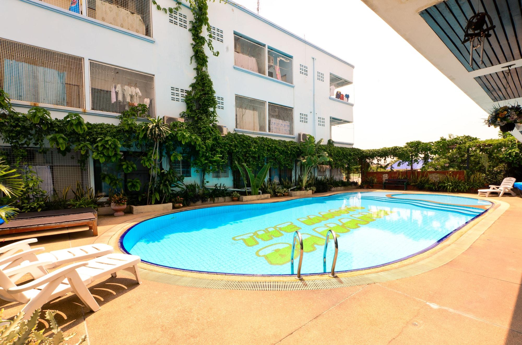 Varios Sananwan Palace