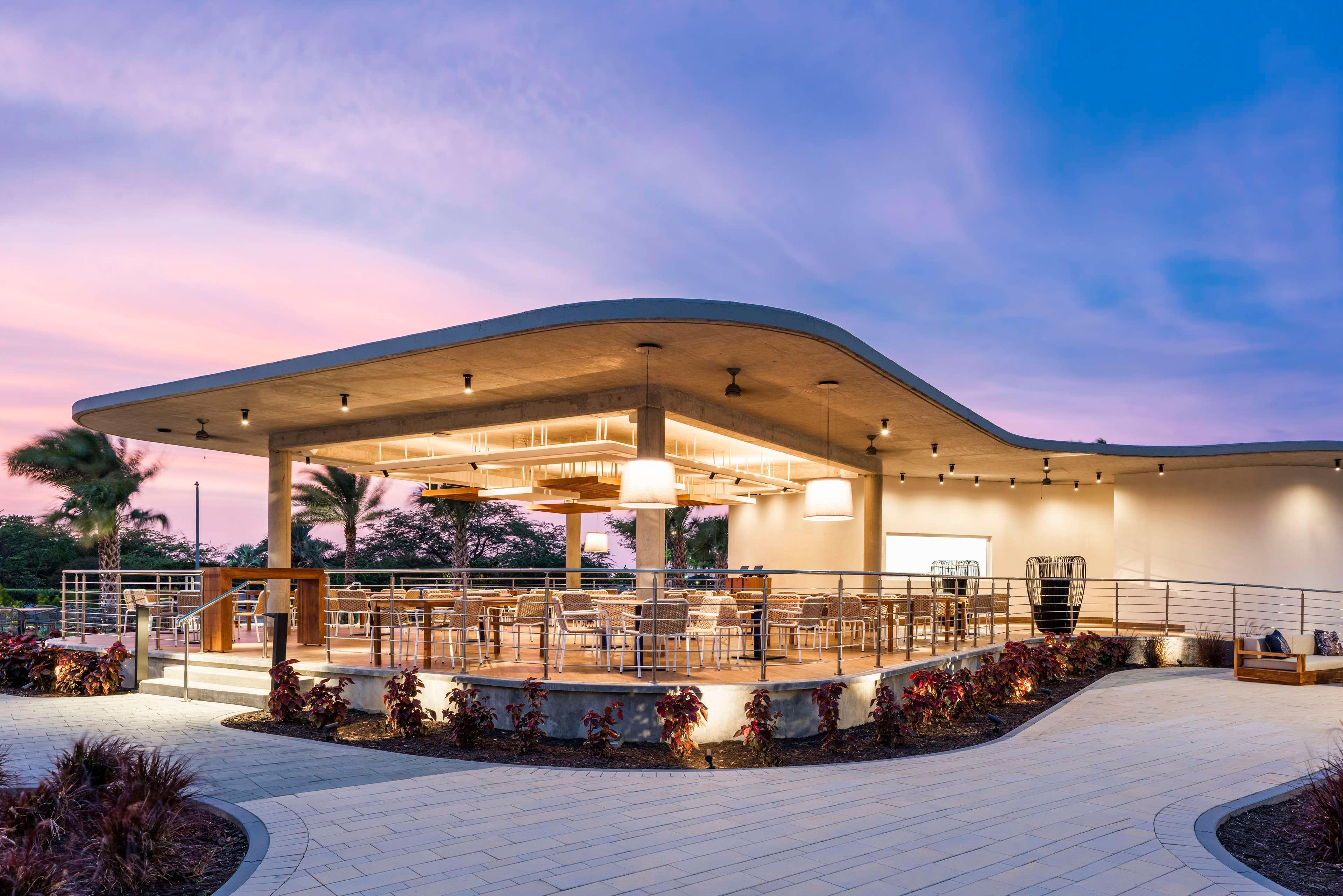 Restaurant Embassy Suites By Hilton Aruba Beach Resort