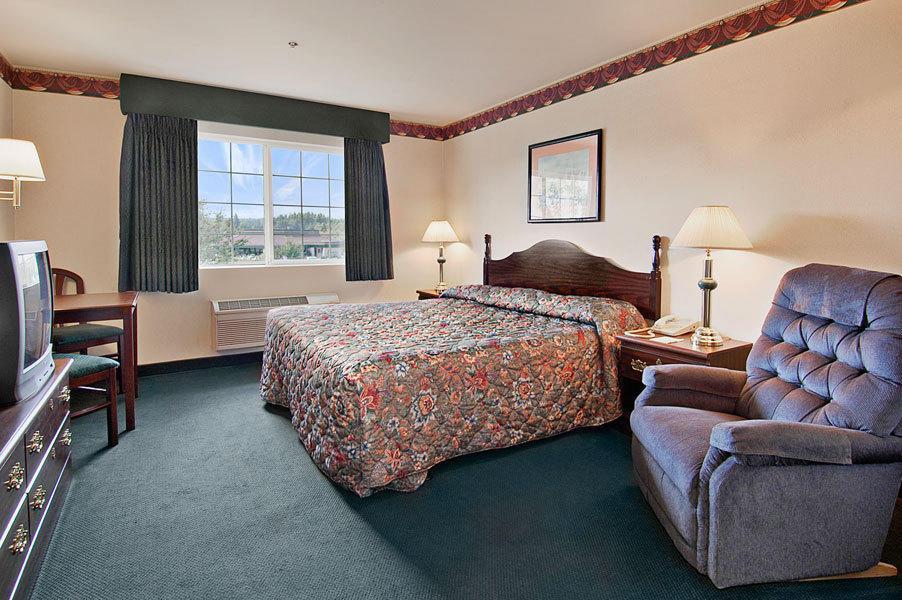Vista Exterior Red Lion Inn & Suites Port Orchard