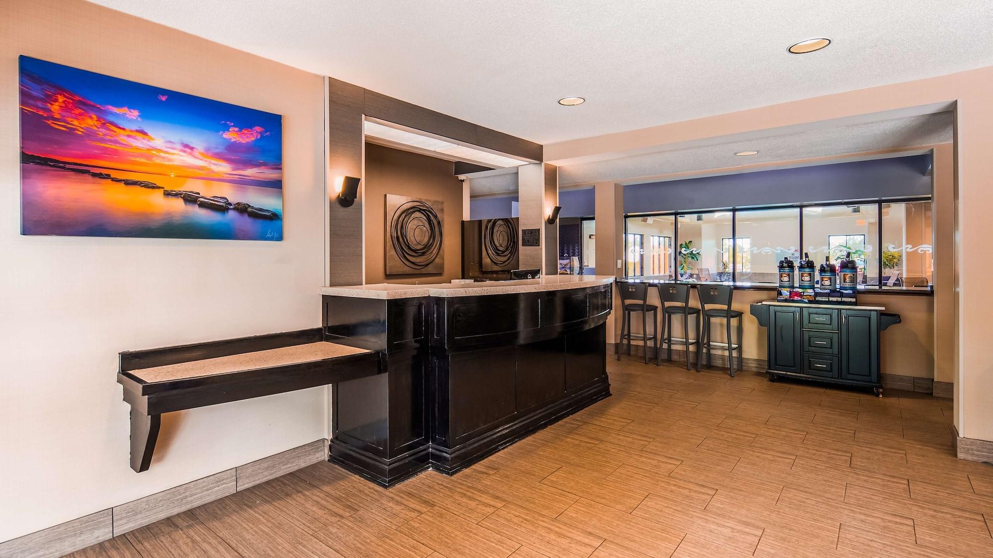 Vista Lobby Best Western Dunkirk & Fredonia Inn