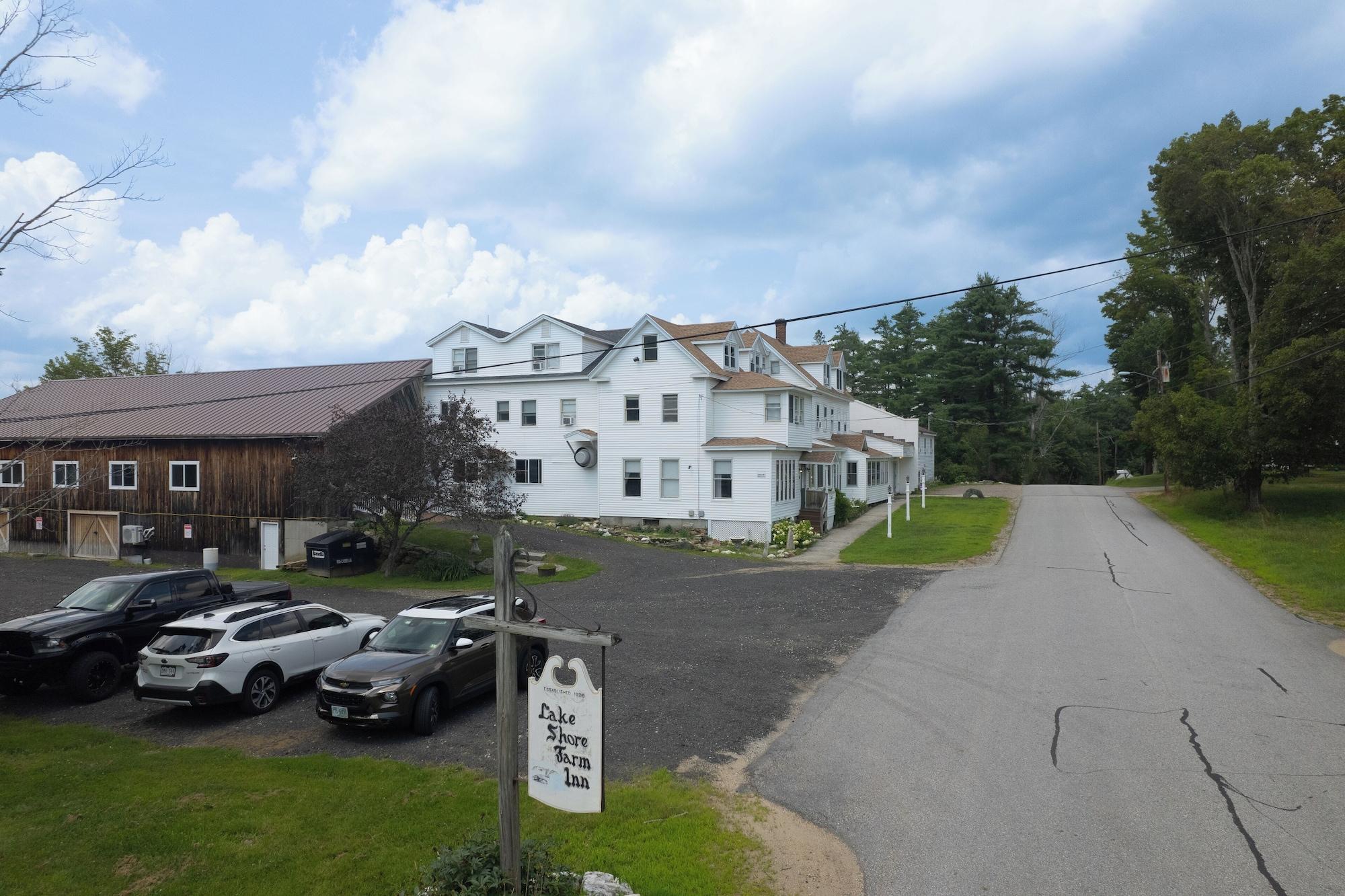 Vista Exterior Lake Shore Farm Inn