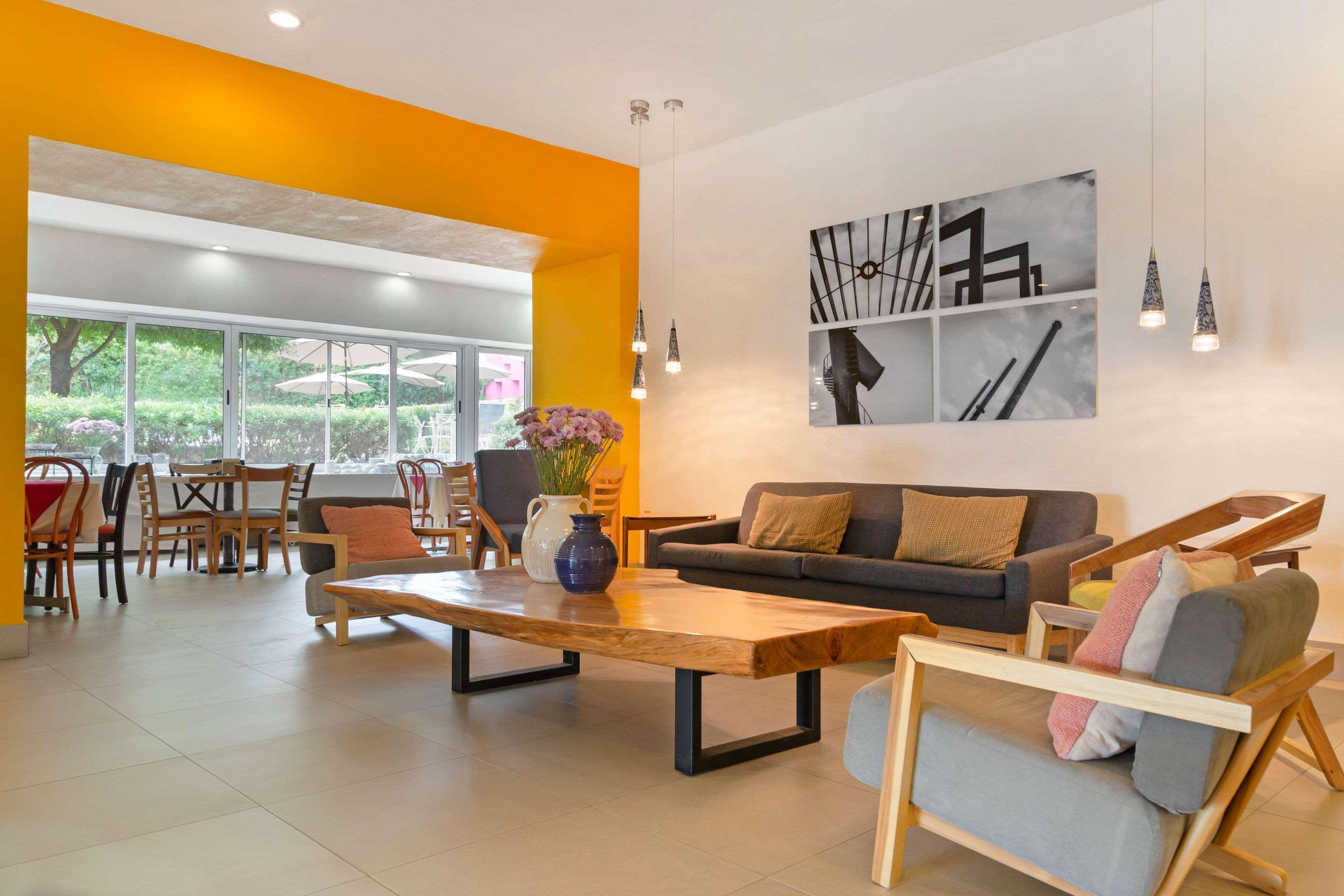 Vista Lobby Comfort Inn Monterrey Valle