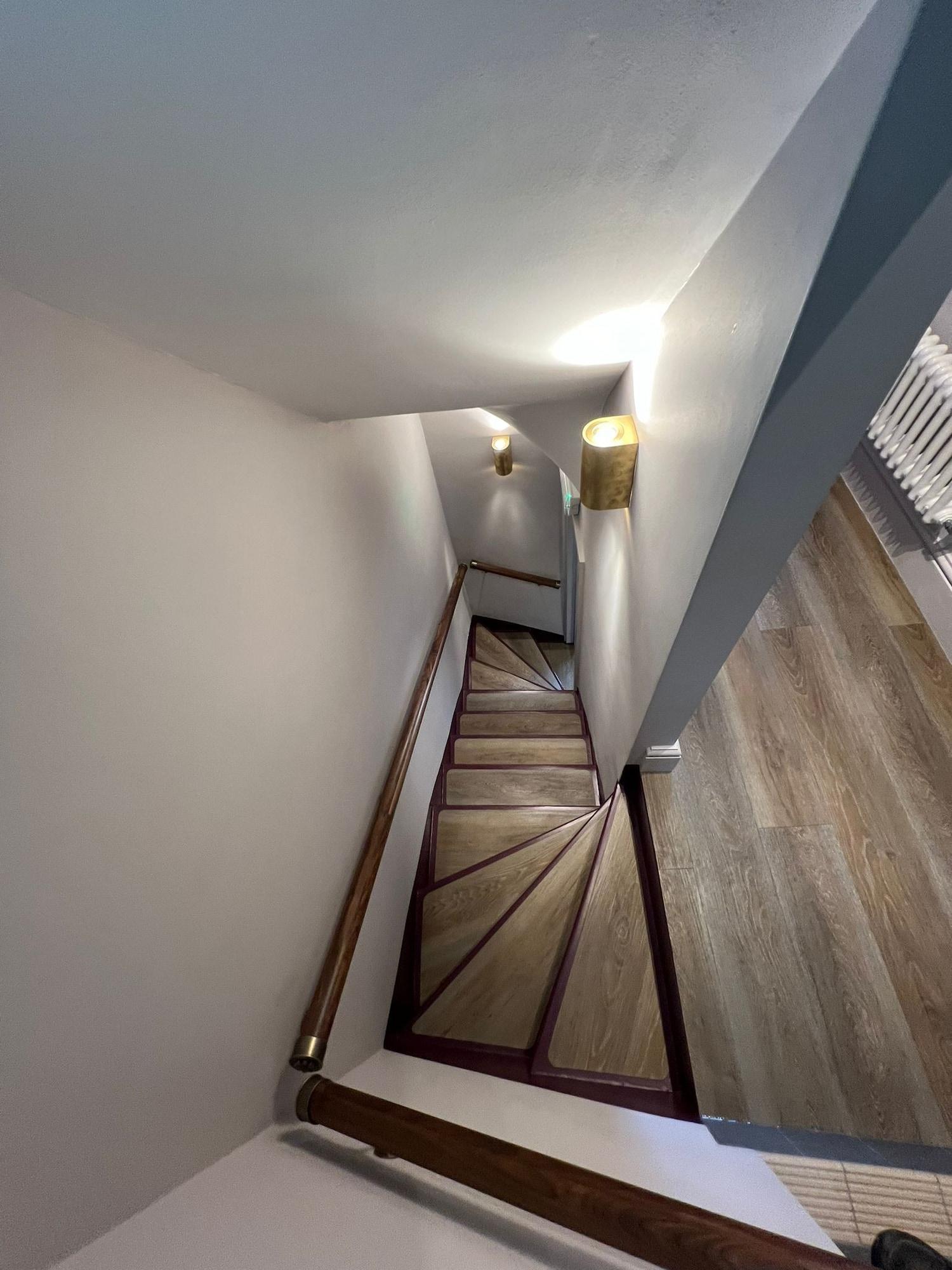 Varios Beaumond Cross Inn