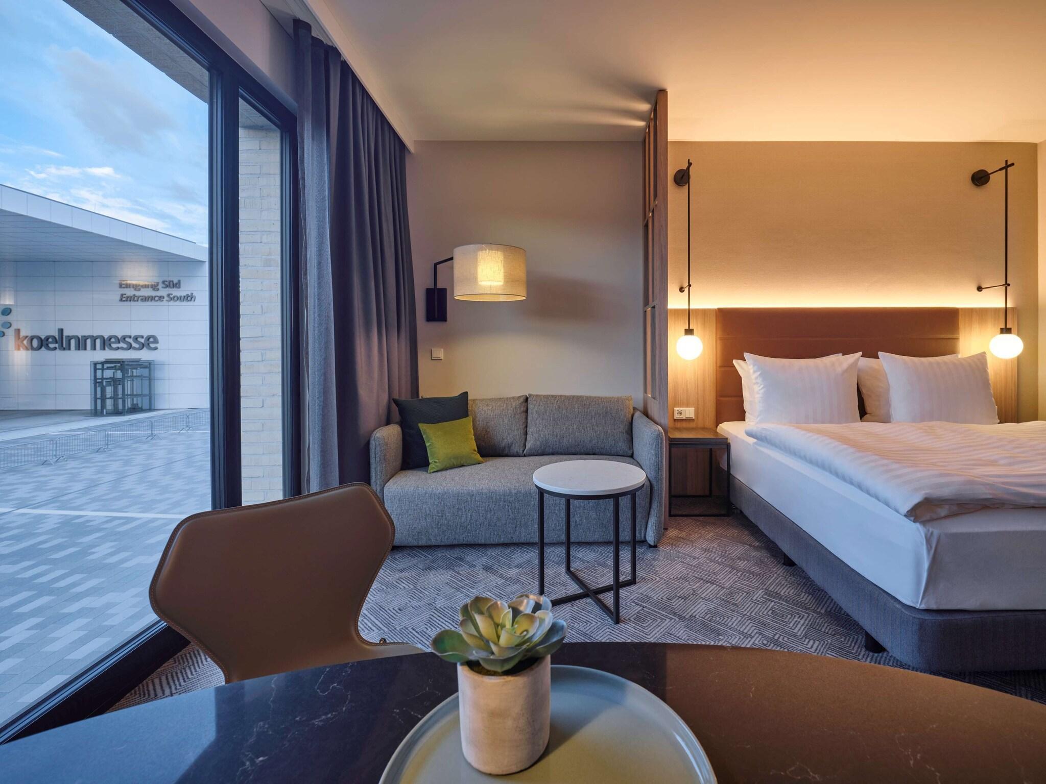 Vista Exterior Adina Apartment Hotel Cologne