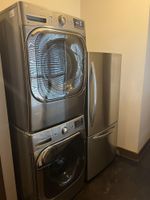 Alquiler Vacacional - Top Rated Pet Friendly Lake LBJ Home on a Cove w/ Private Pool and Hot Tub