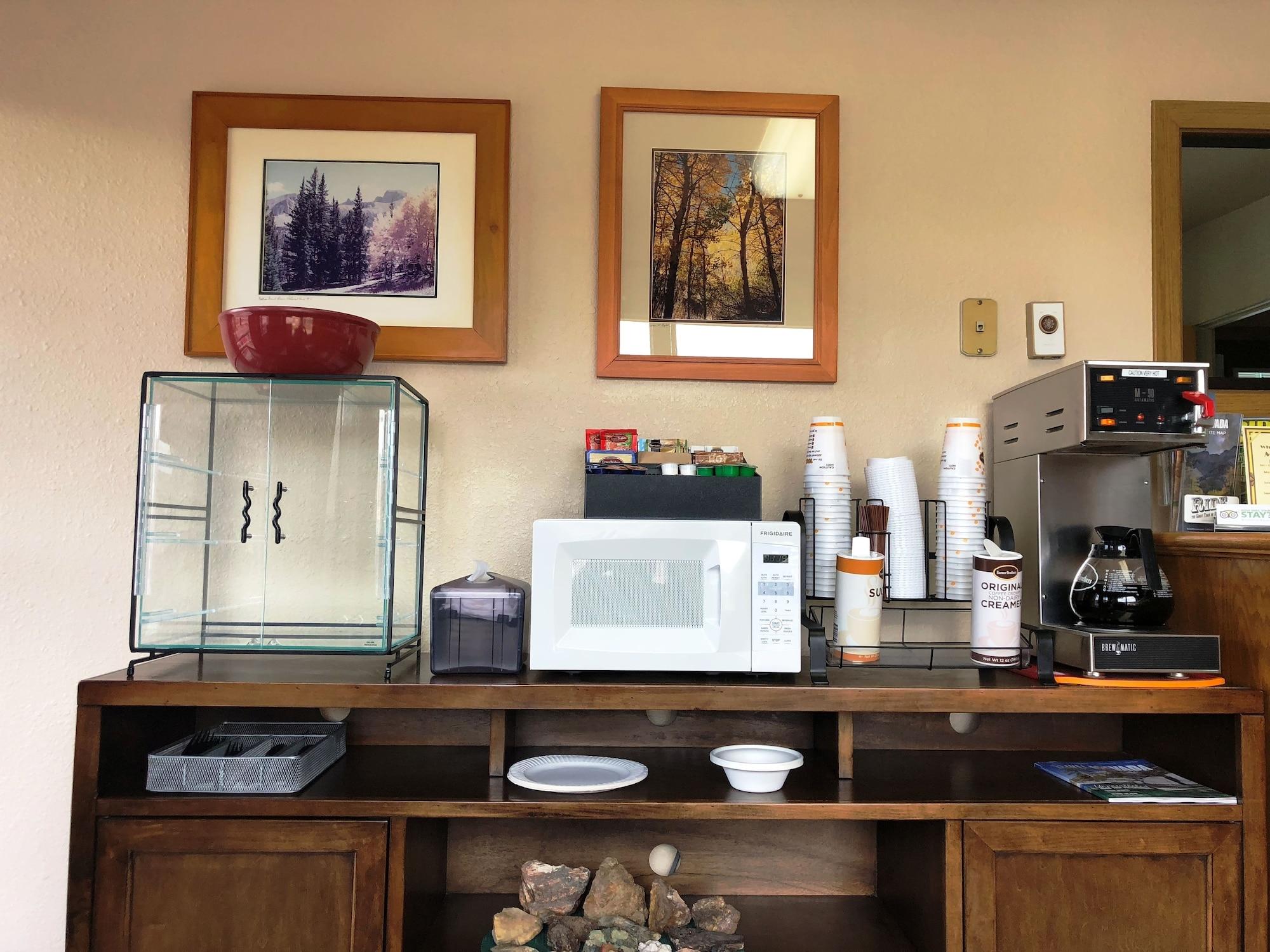 Vista Lobby Bristlecone Motel