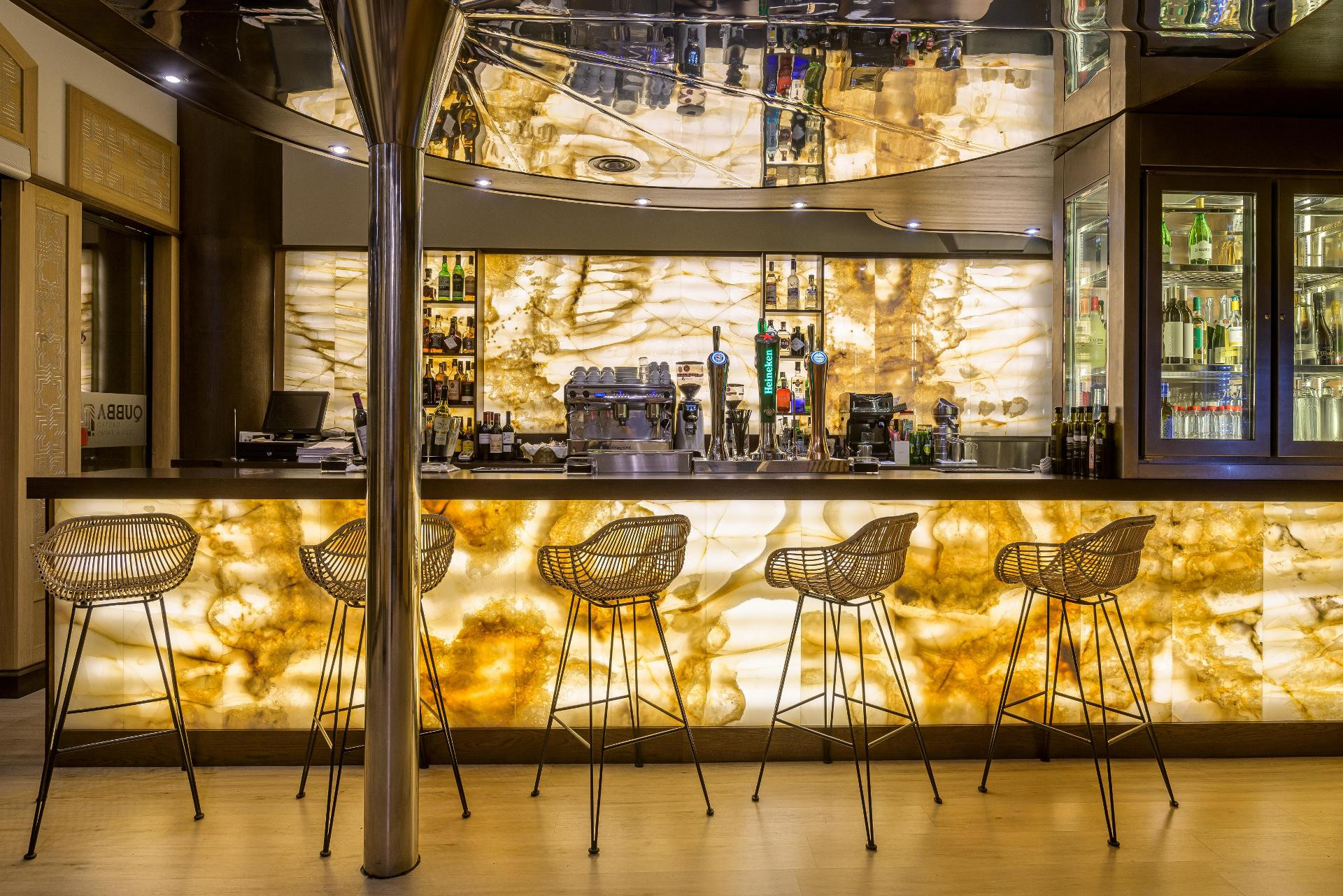 Bar/Salón Saray Hotel