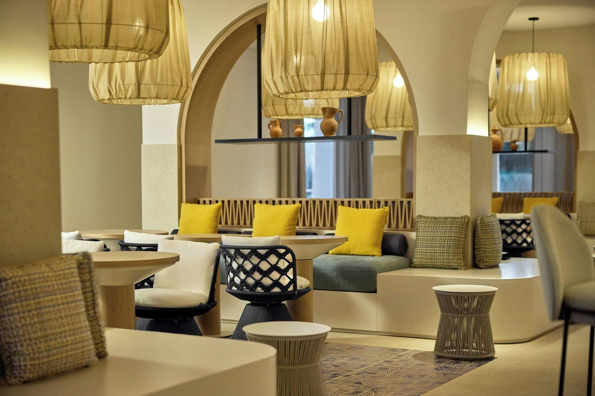Vista Lobby Cala Ponte, a Tribute Portfolio Hotel
