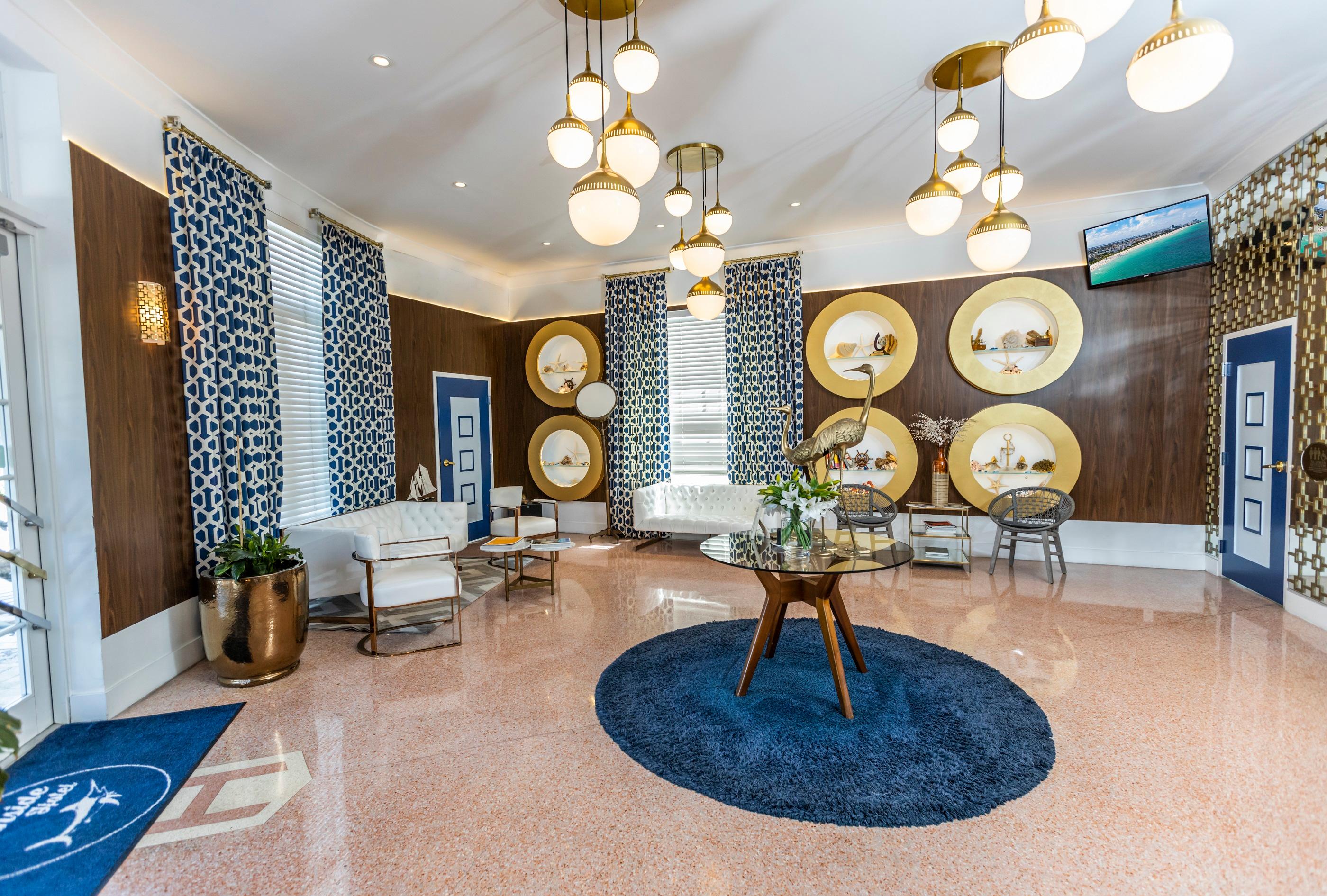 Vista Lobby Oceanside Hotel and Suites