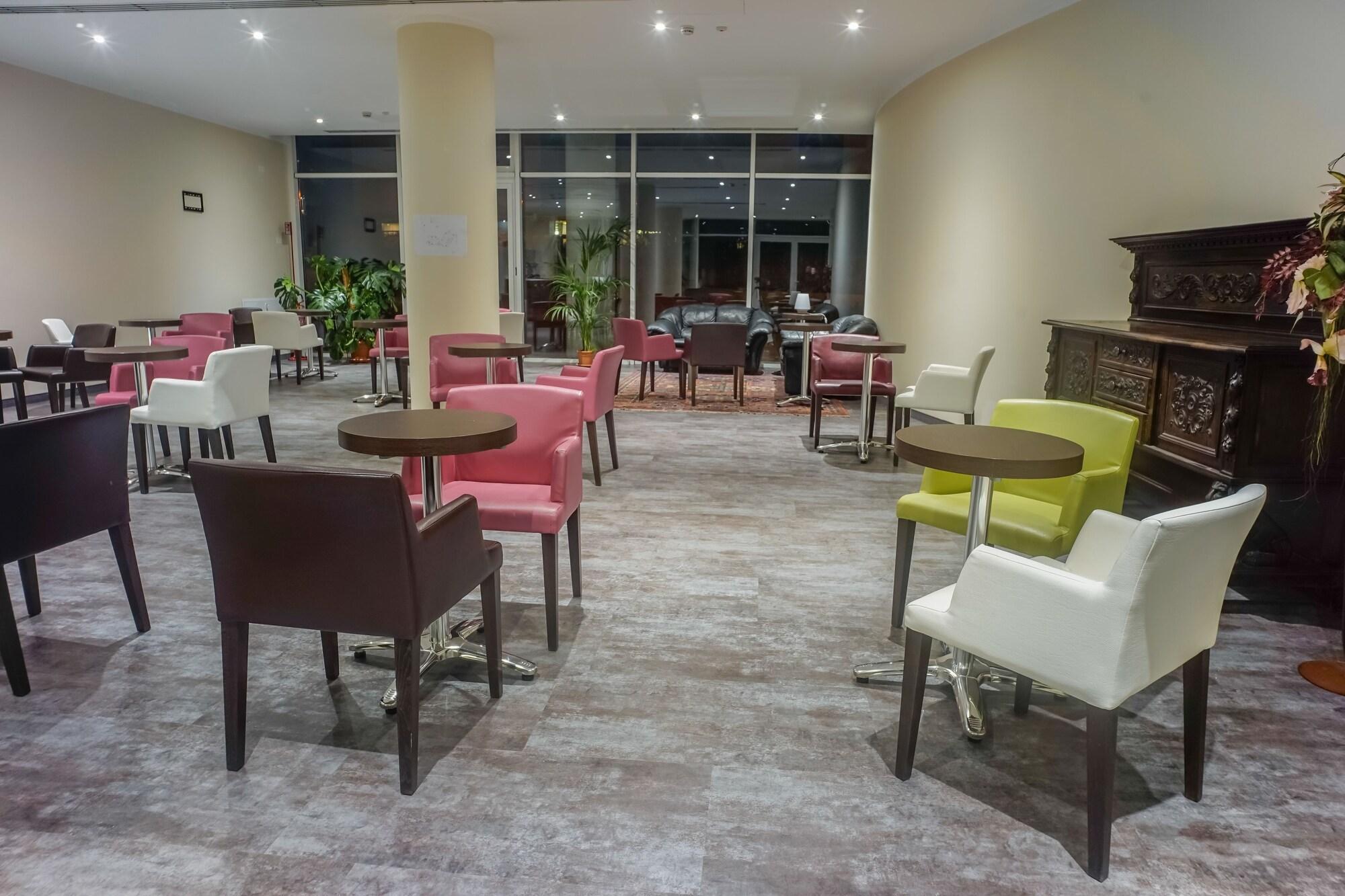 Bar/Salón Kona Hotel Verona