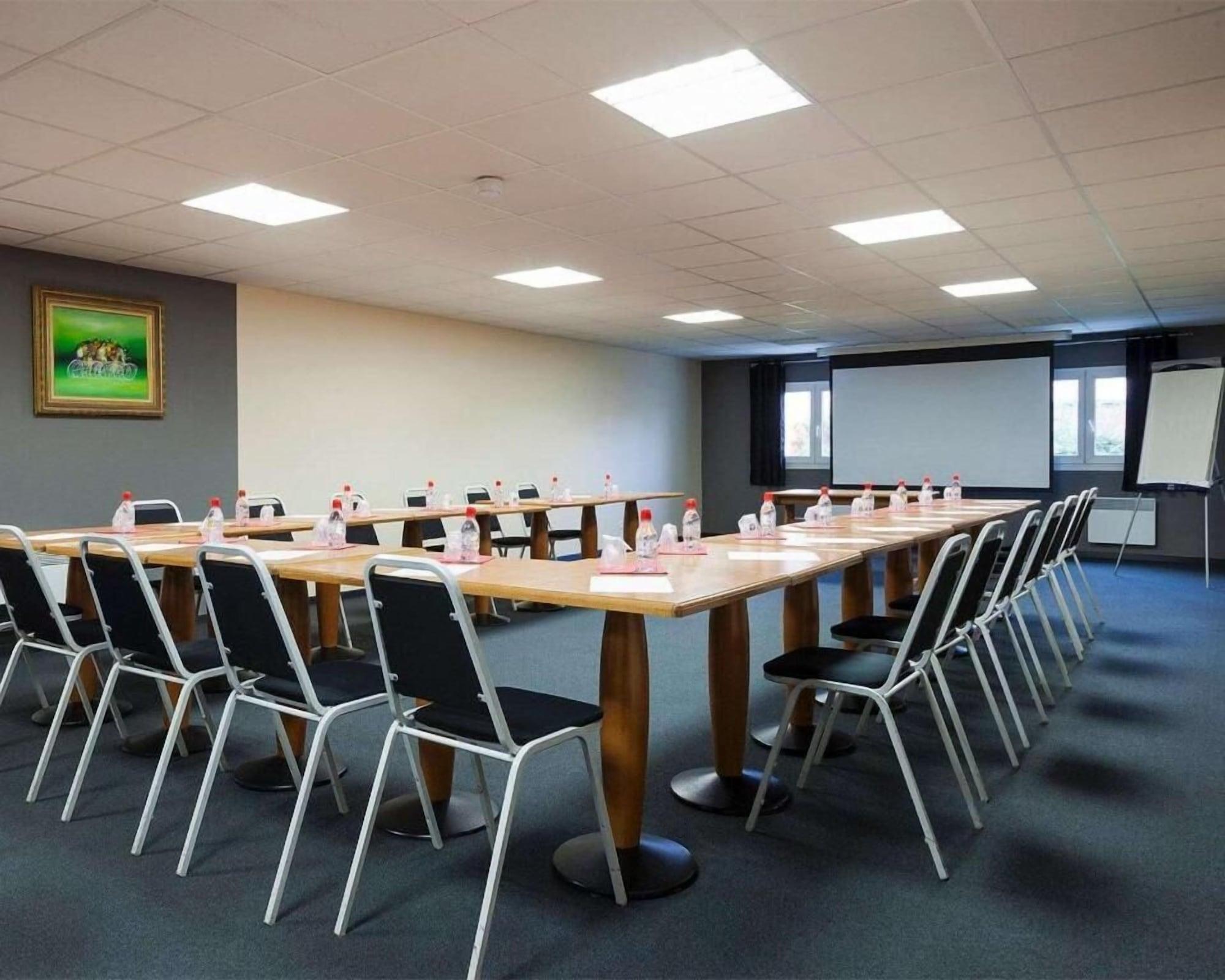 Sala de Reuniones Enzo Hotel Brétigny