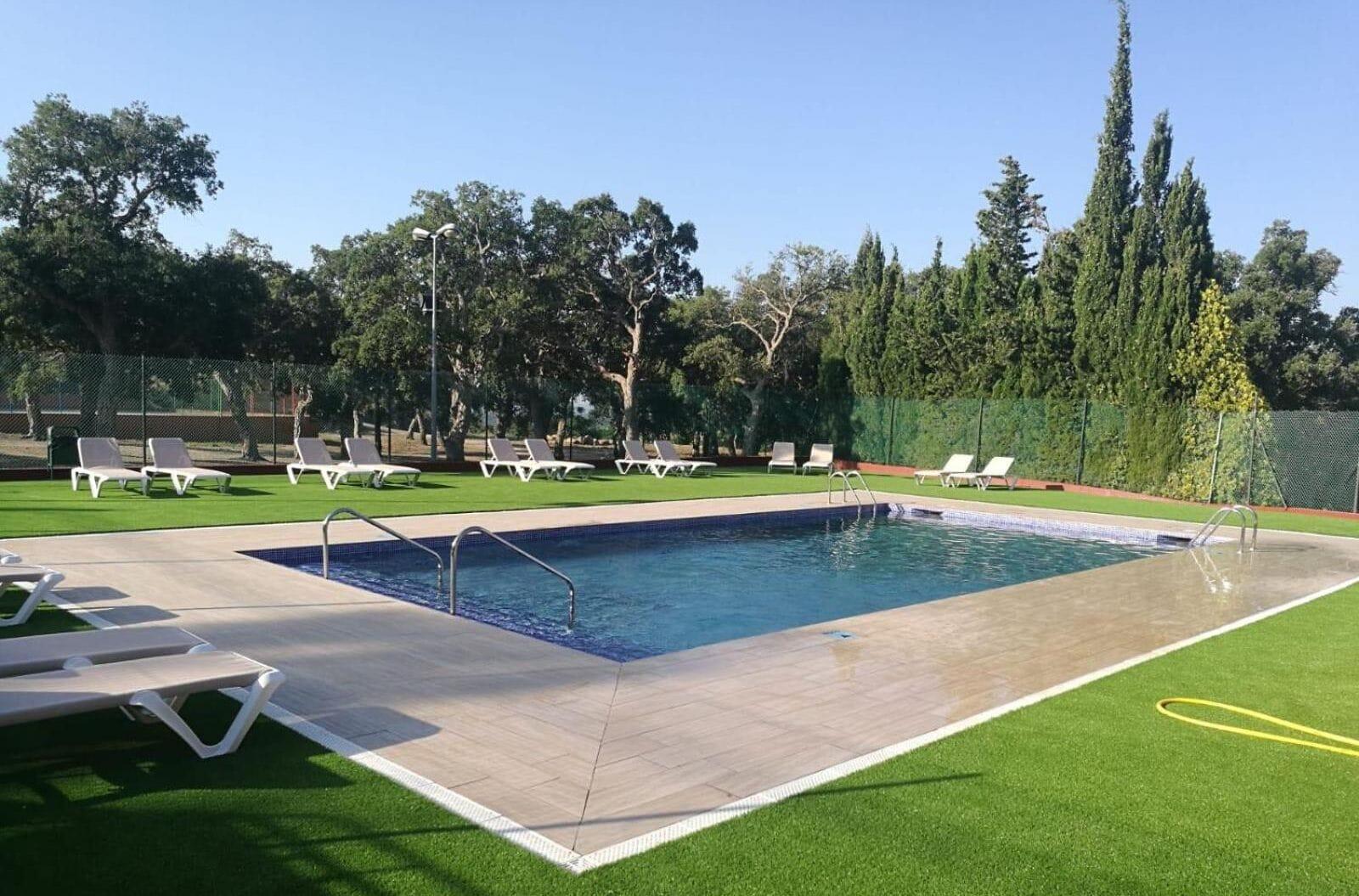 Vista Piscina Hostal Rural Can Pau