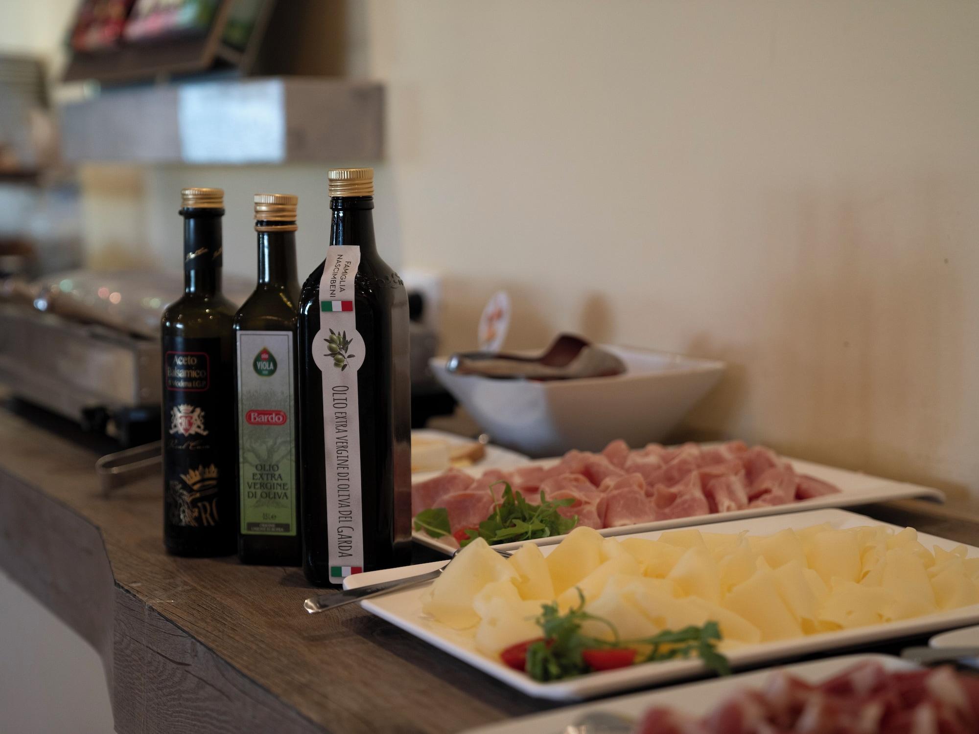 Restaurant Villa Josefine Fron Lake - Adults Only