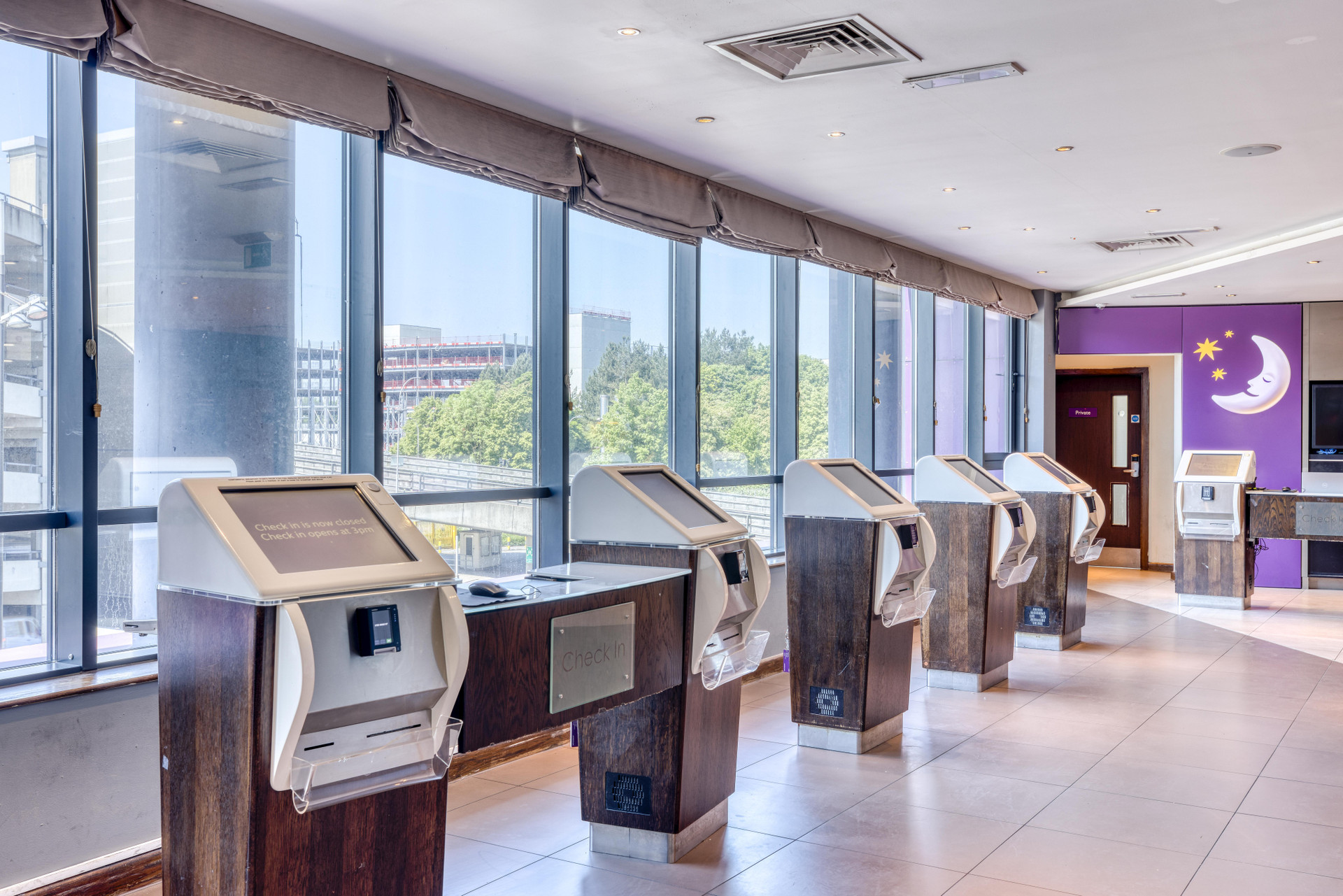 Vista Lobby Premier Inn London Gatwick Airport