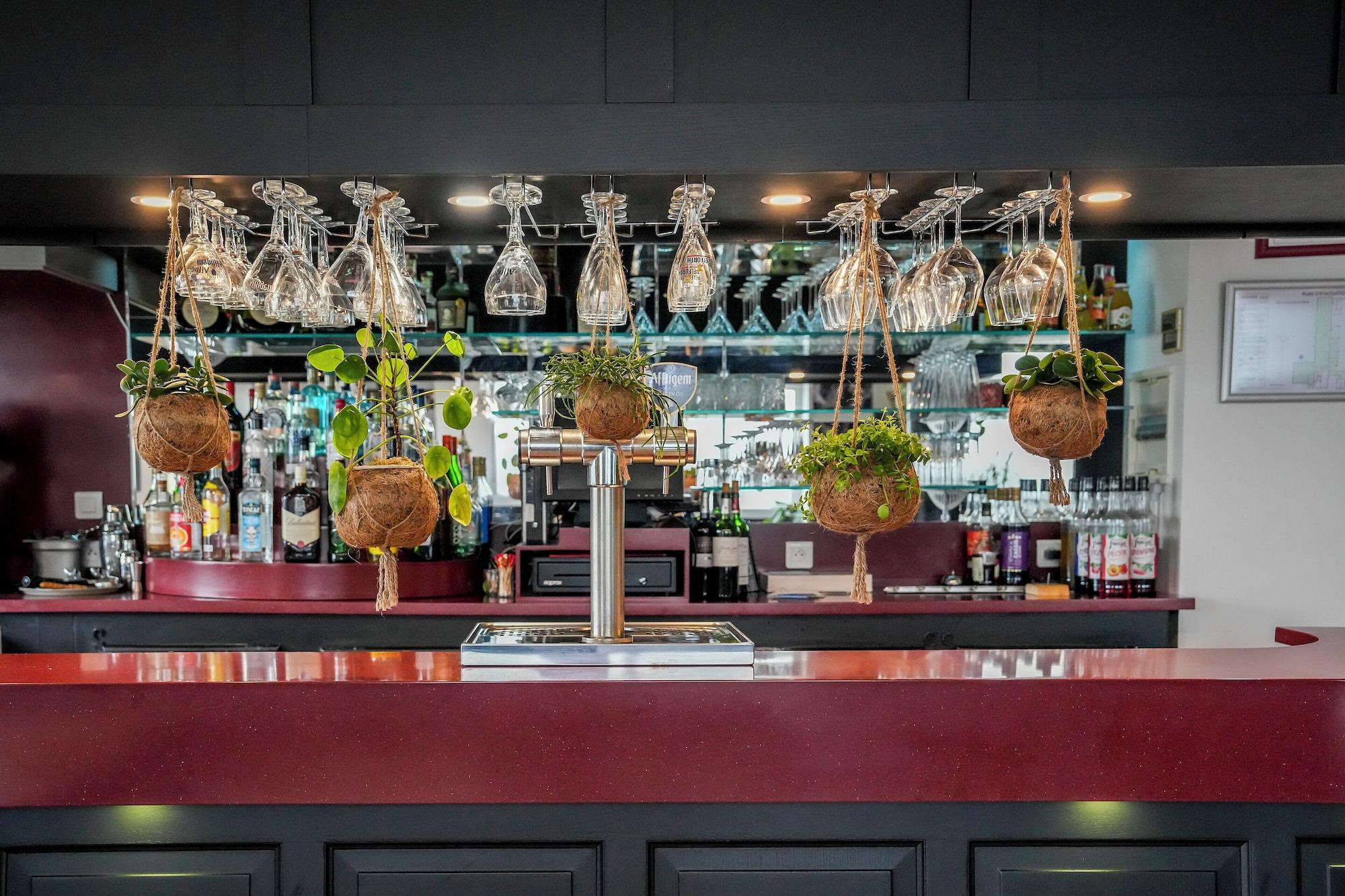 Bar/Salón Auberge du Relais