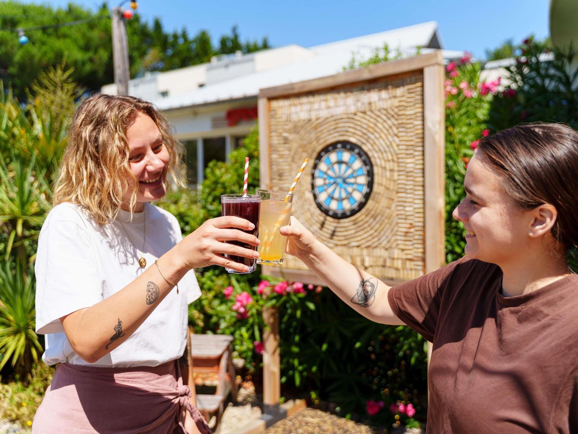 Bar/Salón greet Hotel Bordeaux Aeroport
