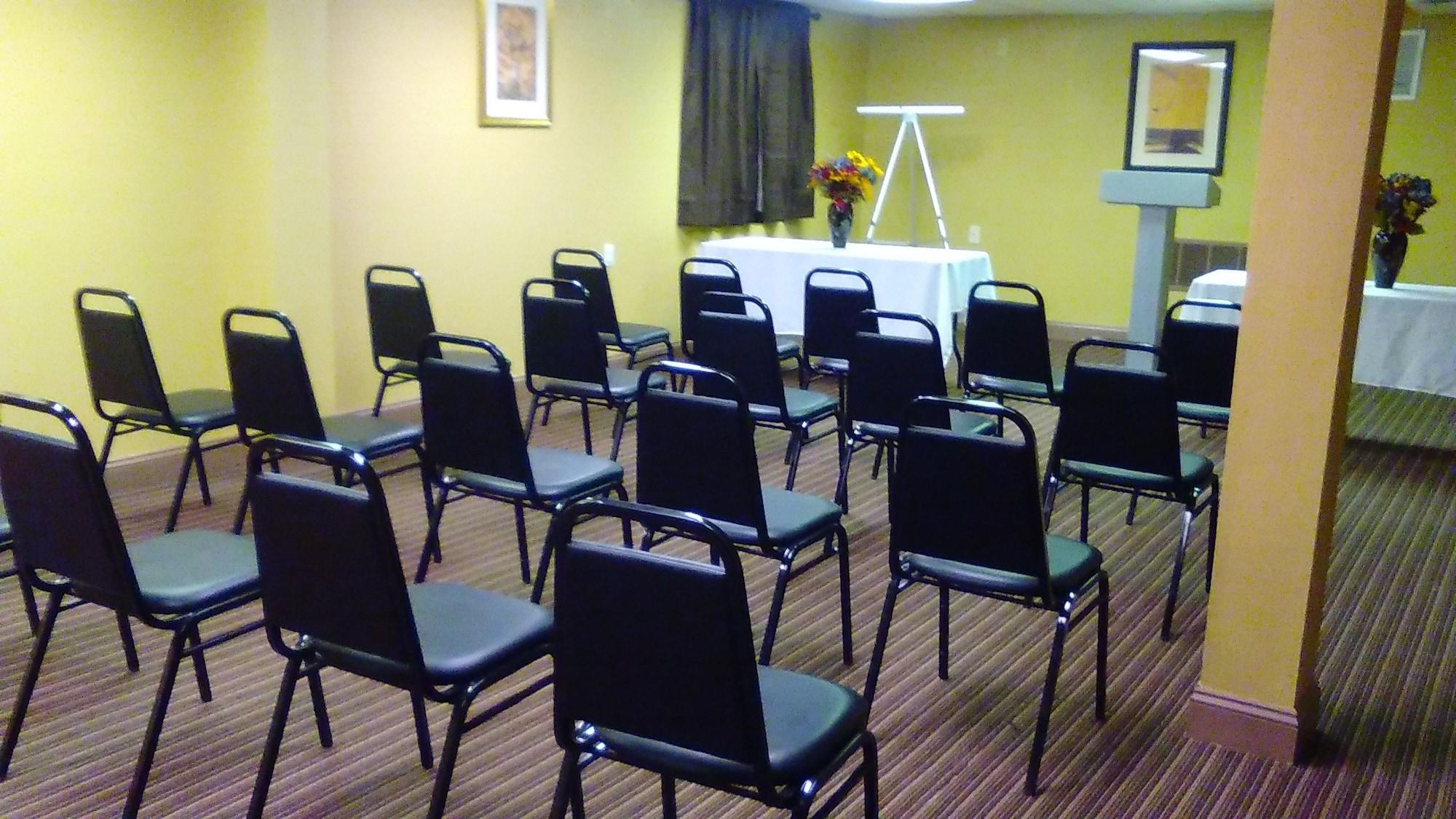 Sala de Reuniones Days Inn by Wyndham Cleveland Lakewood