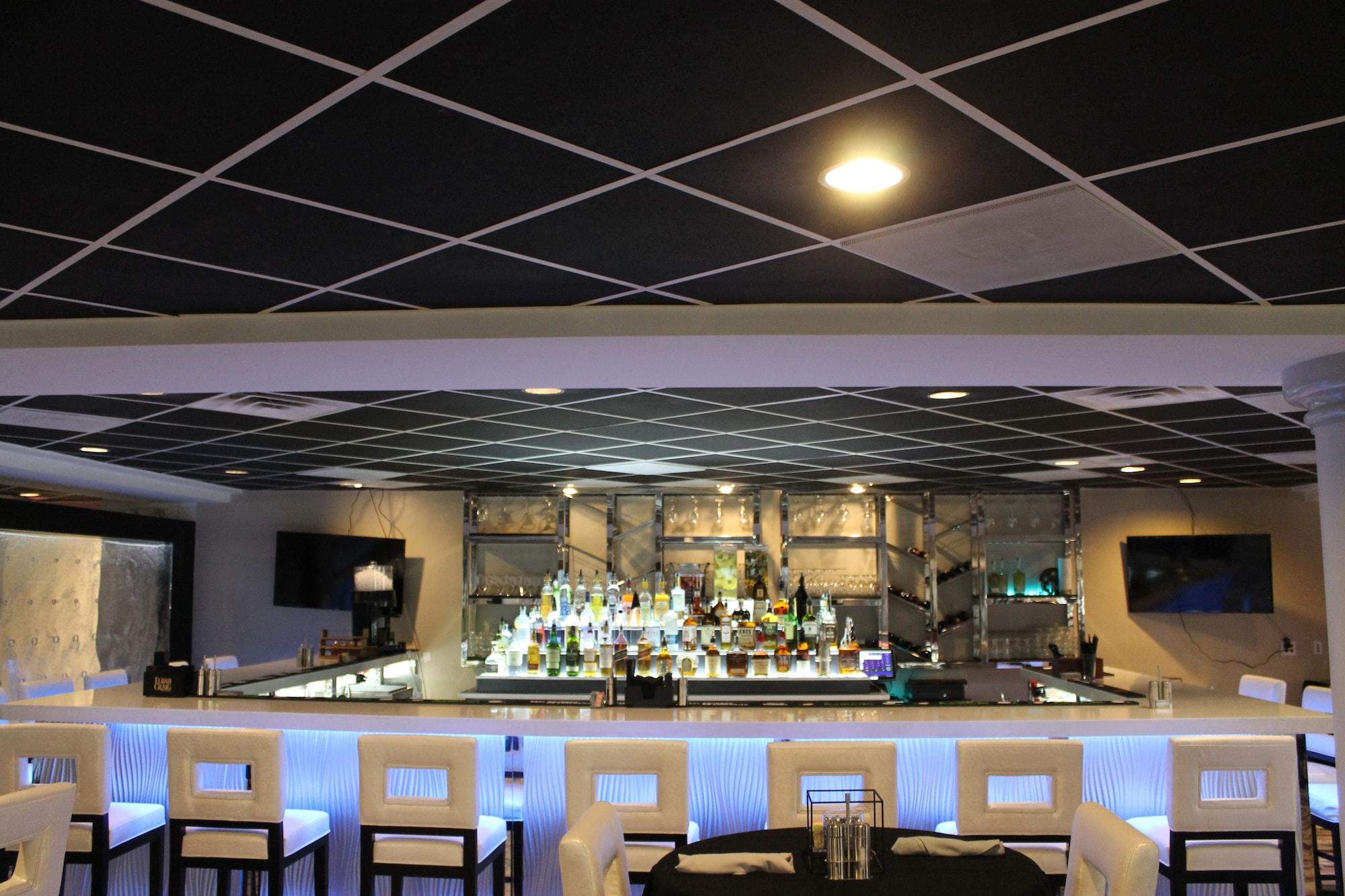 Bar/Salón Regalia Hotel & Conference Center