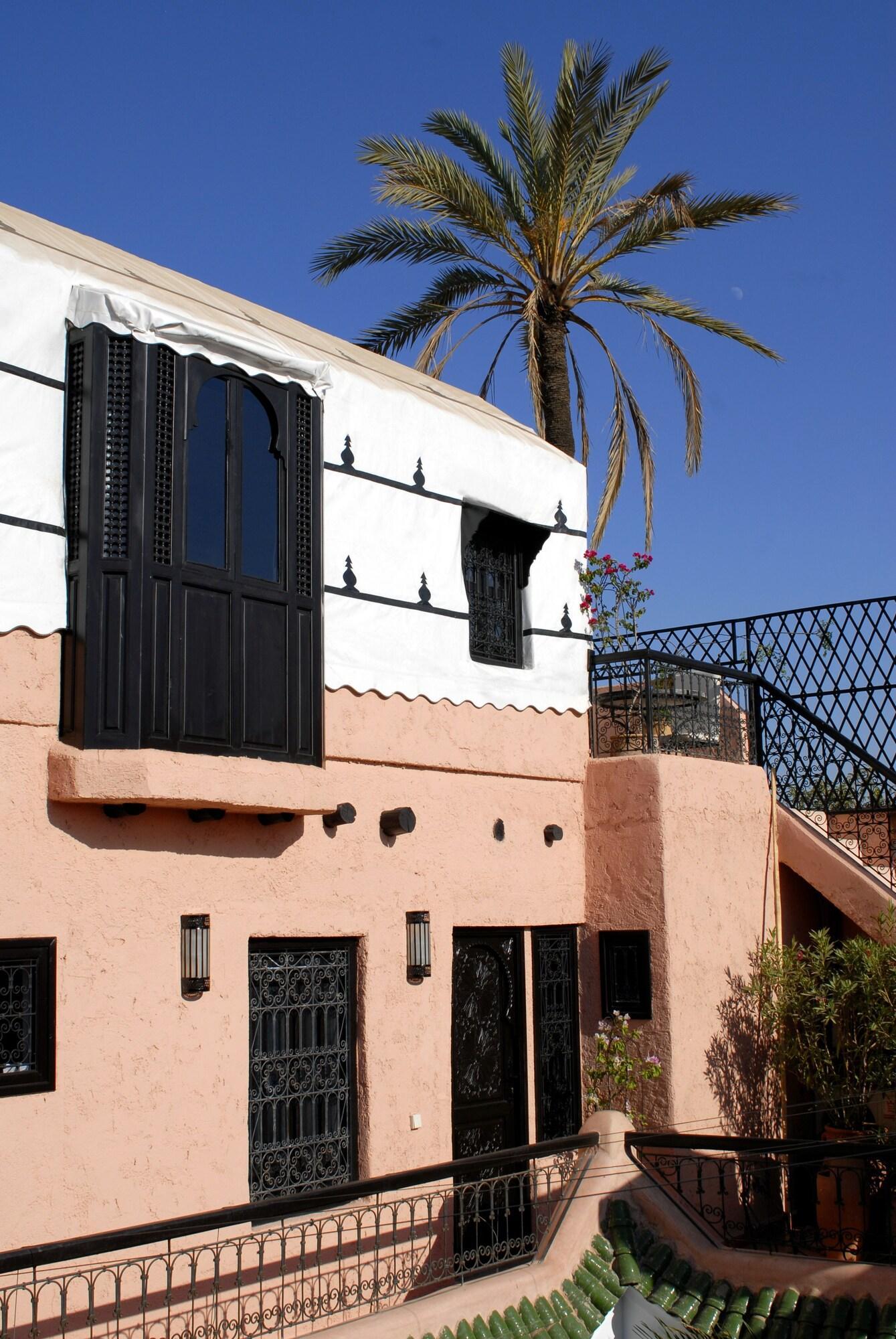 Vista Exterior Riad Tawargit