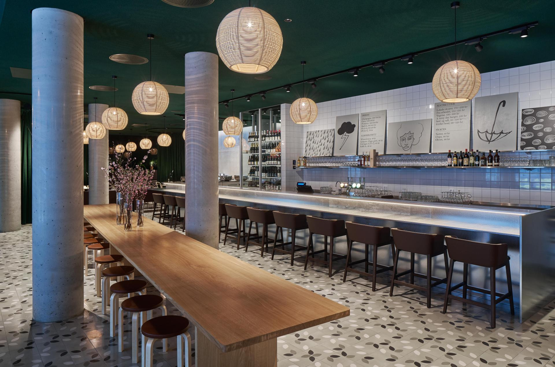 Bar/Salón Zander K Hotel