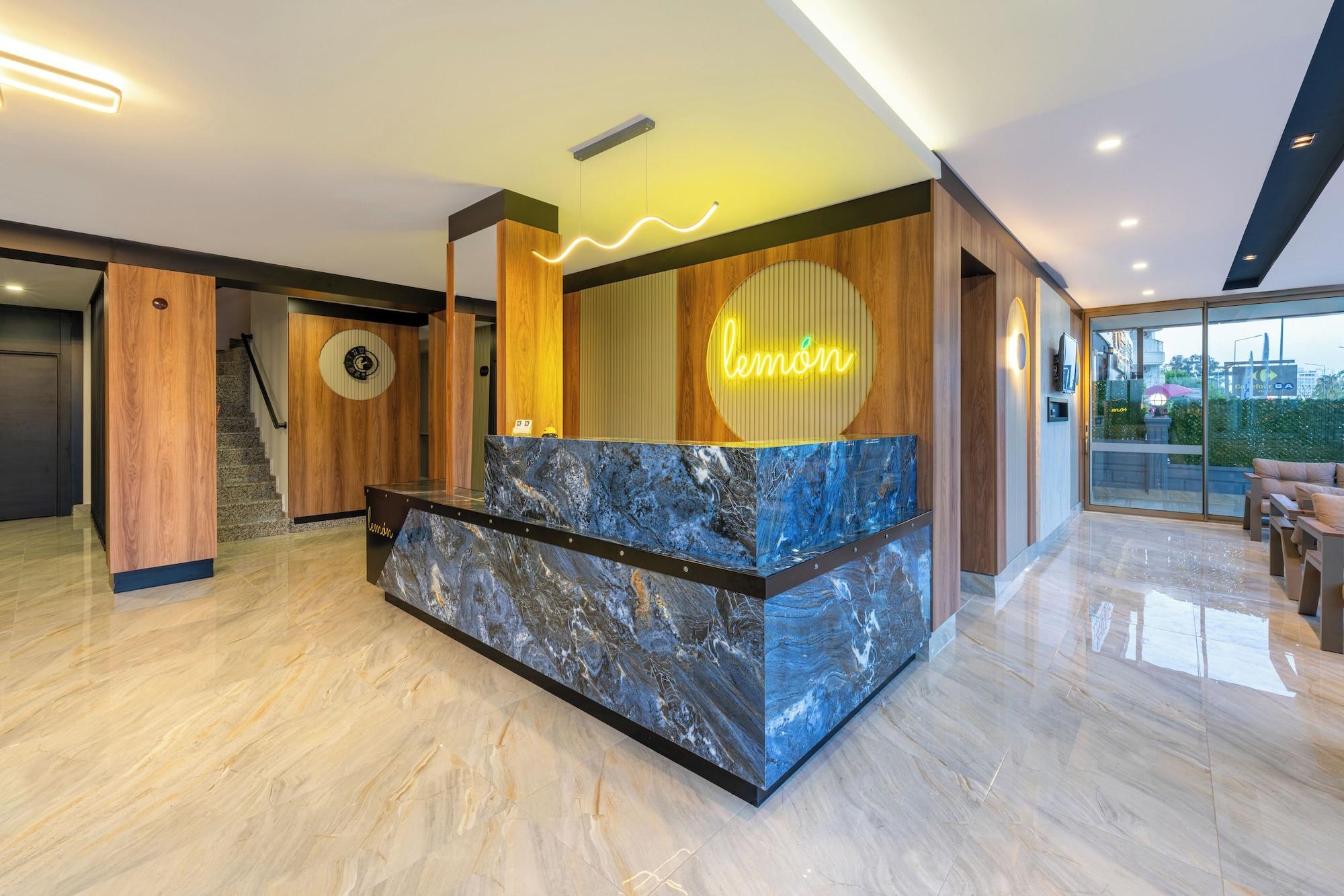 Vista Lobby Lemon Hotel
