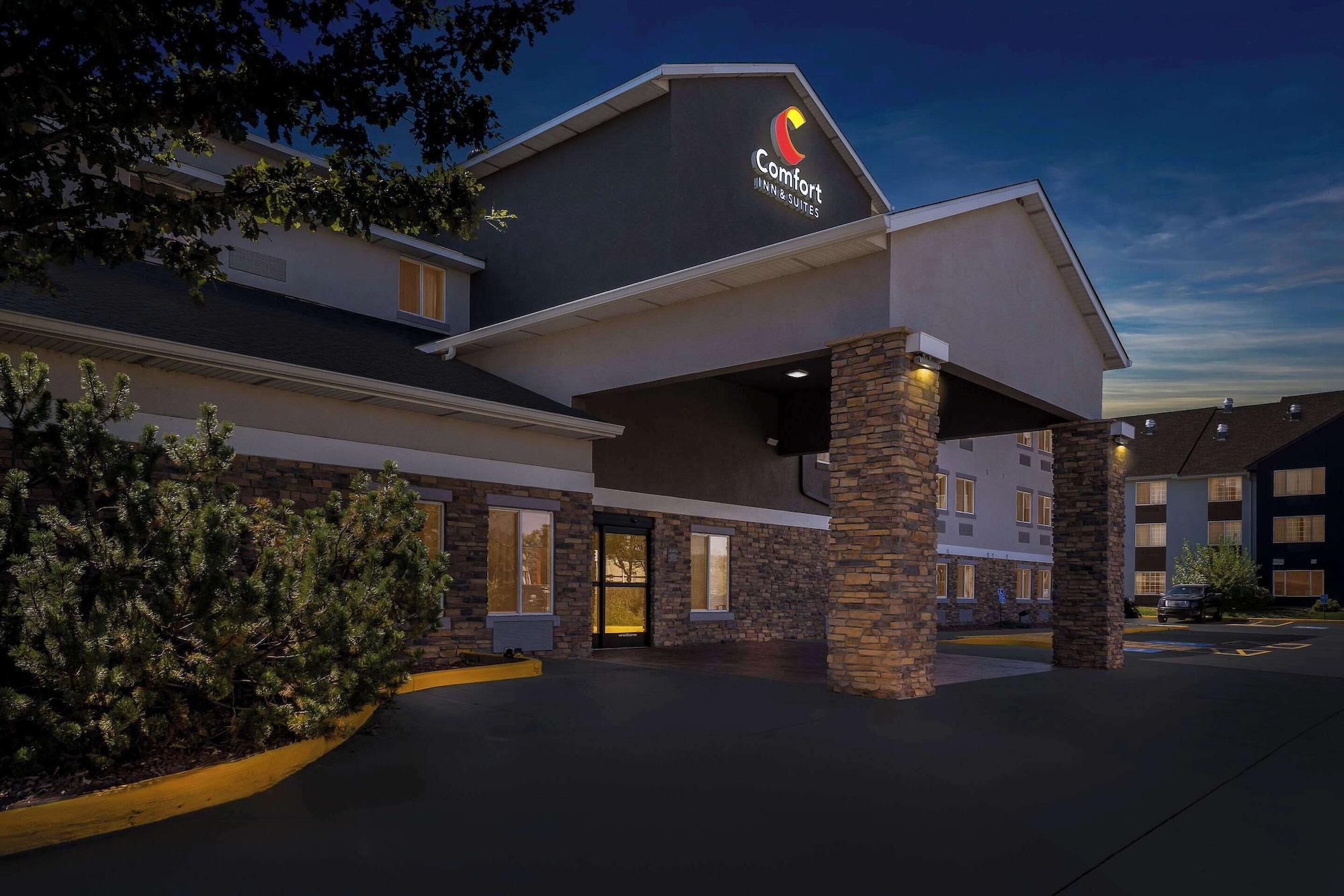Vista Exterior Comfort Inn & Suites Greeley