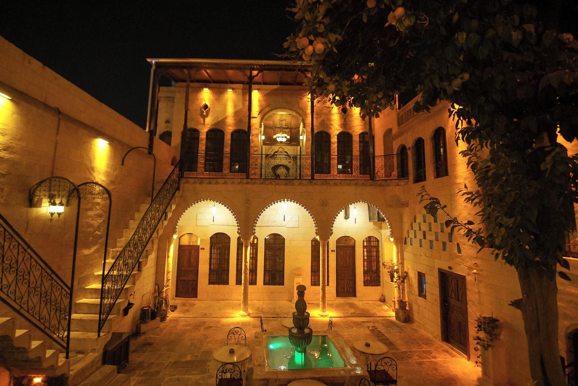 Varios HAYATLI KONAK