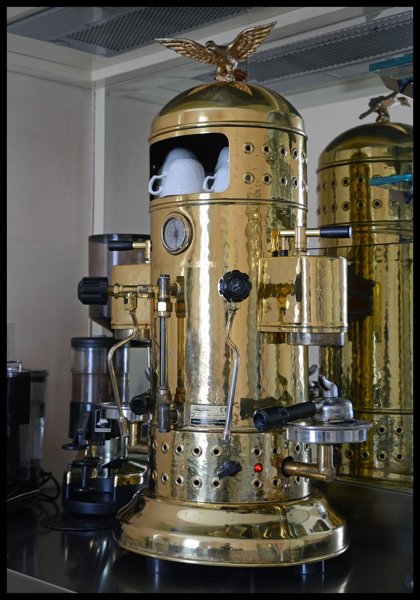 Bar/Salón Hotel Lilium