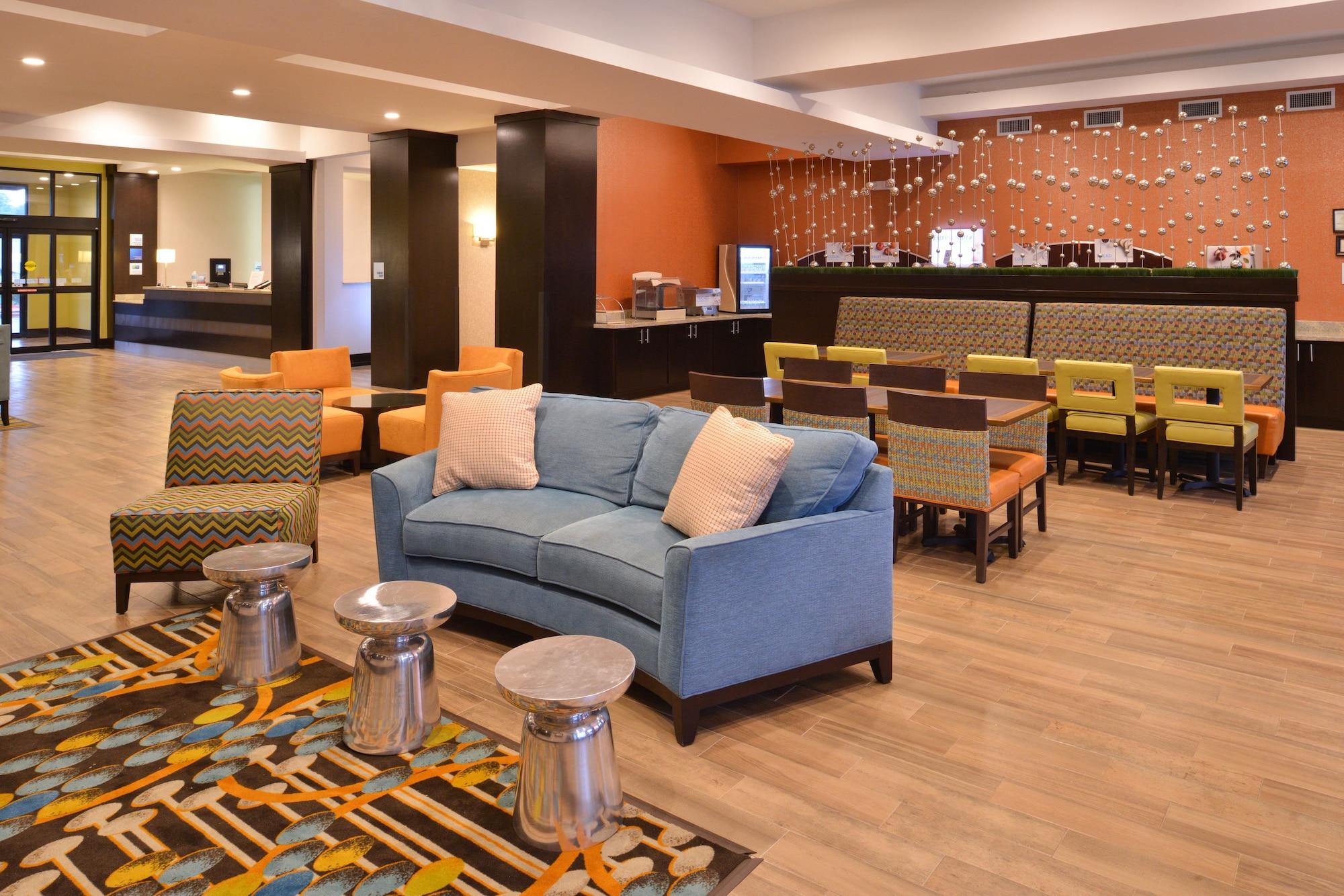 Vista Exterior Holiday Inn Express & Suites Austin South by IHG