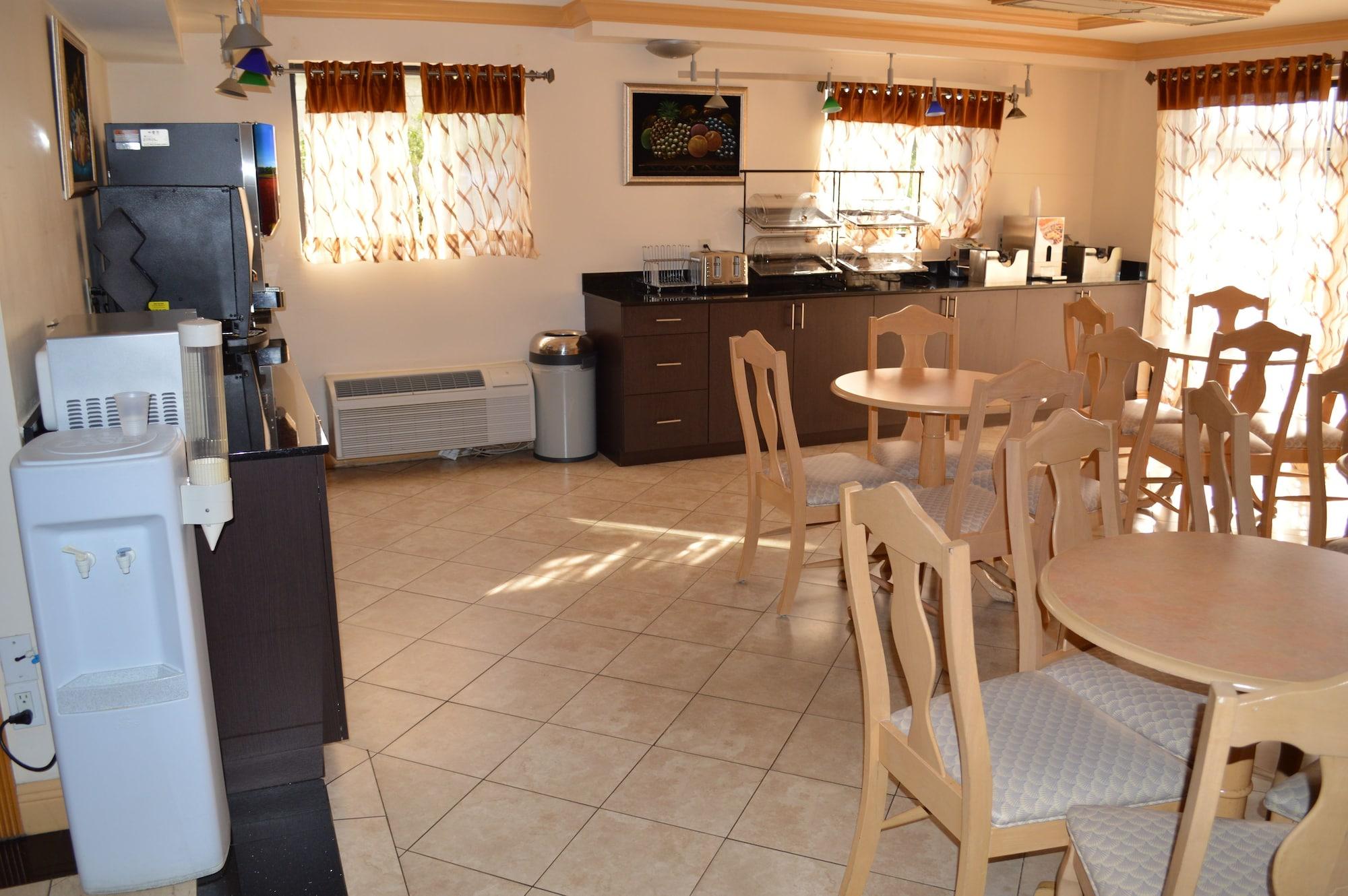 Bar/Salón Americas Best Value Inn Ft. Myers