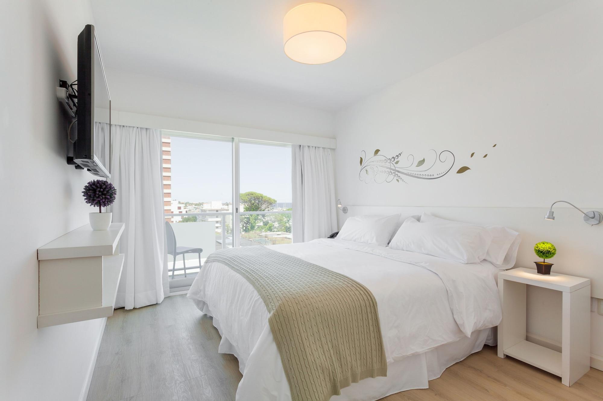 Varios 20 Hotel