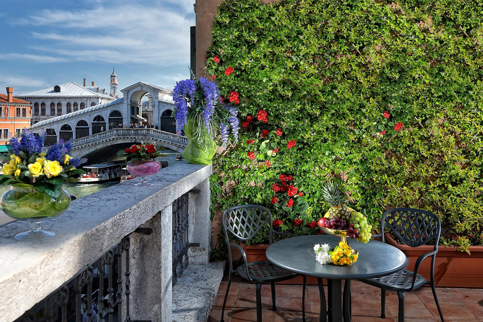 Varios Hotel Rialto