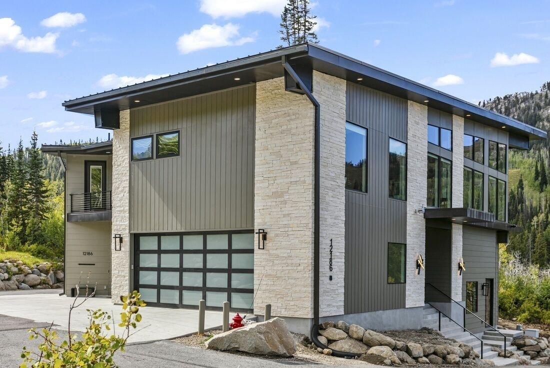 Vista Exterior 9005A - Luxury Four Bedroom 4 Home