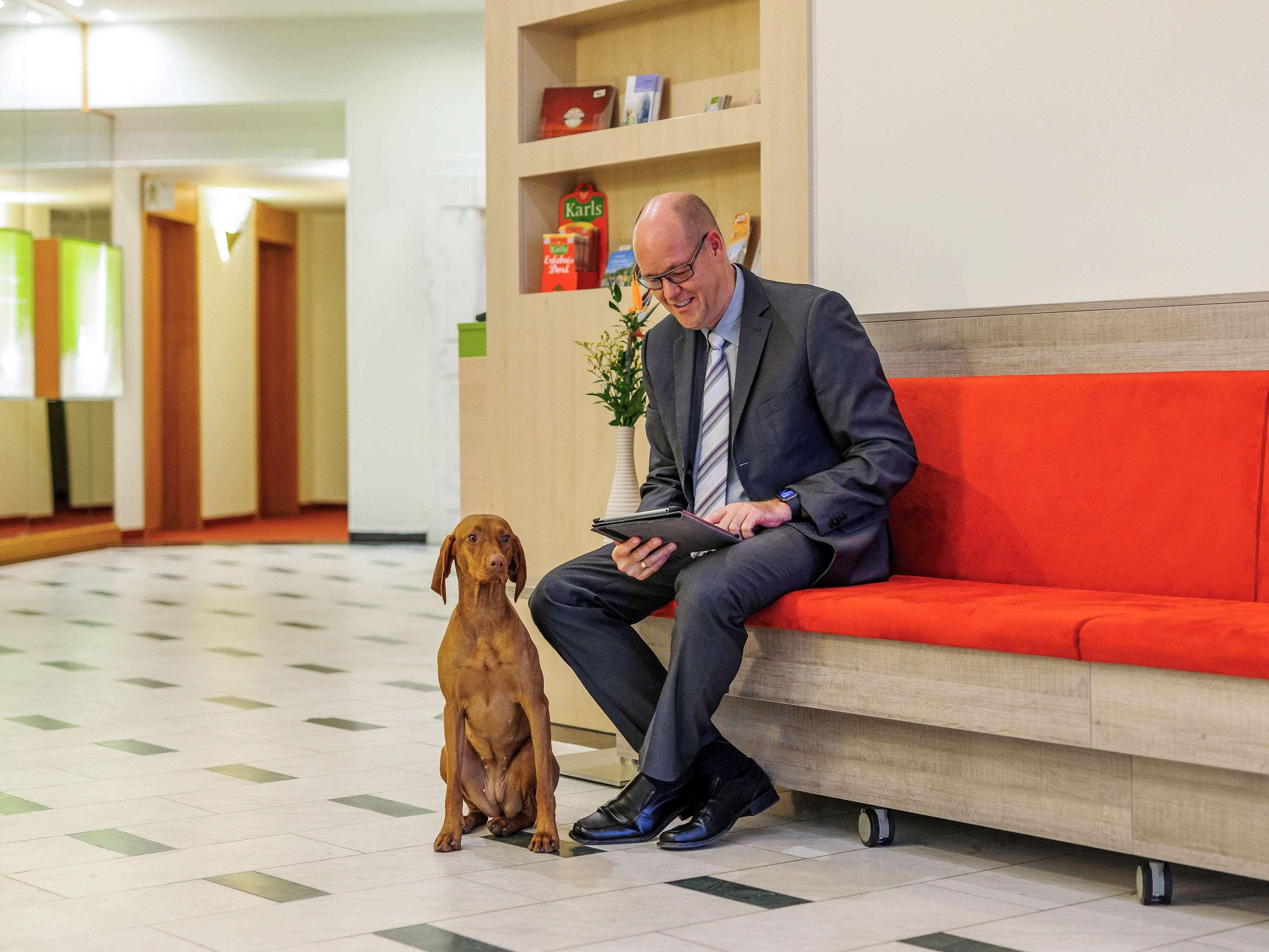 Vista Lobby Mercure Hotel Greifswald Am Gorzberg