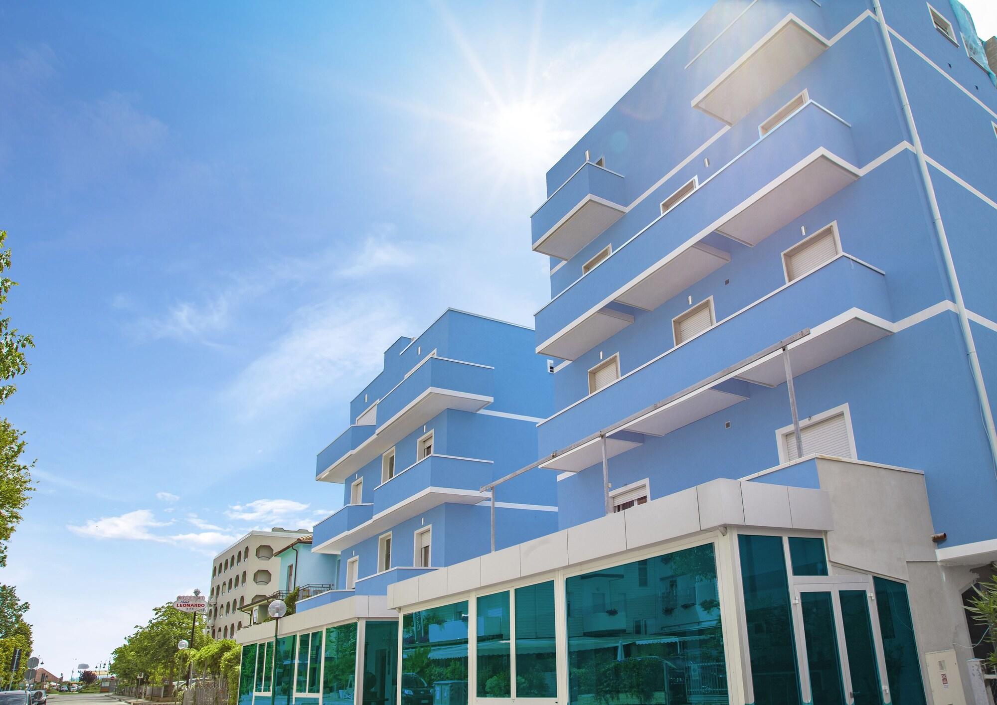 Vista Exterior Hotel Leonardo
