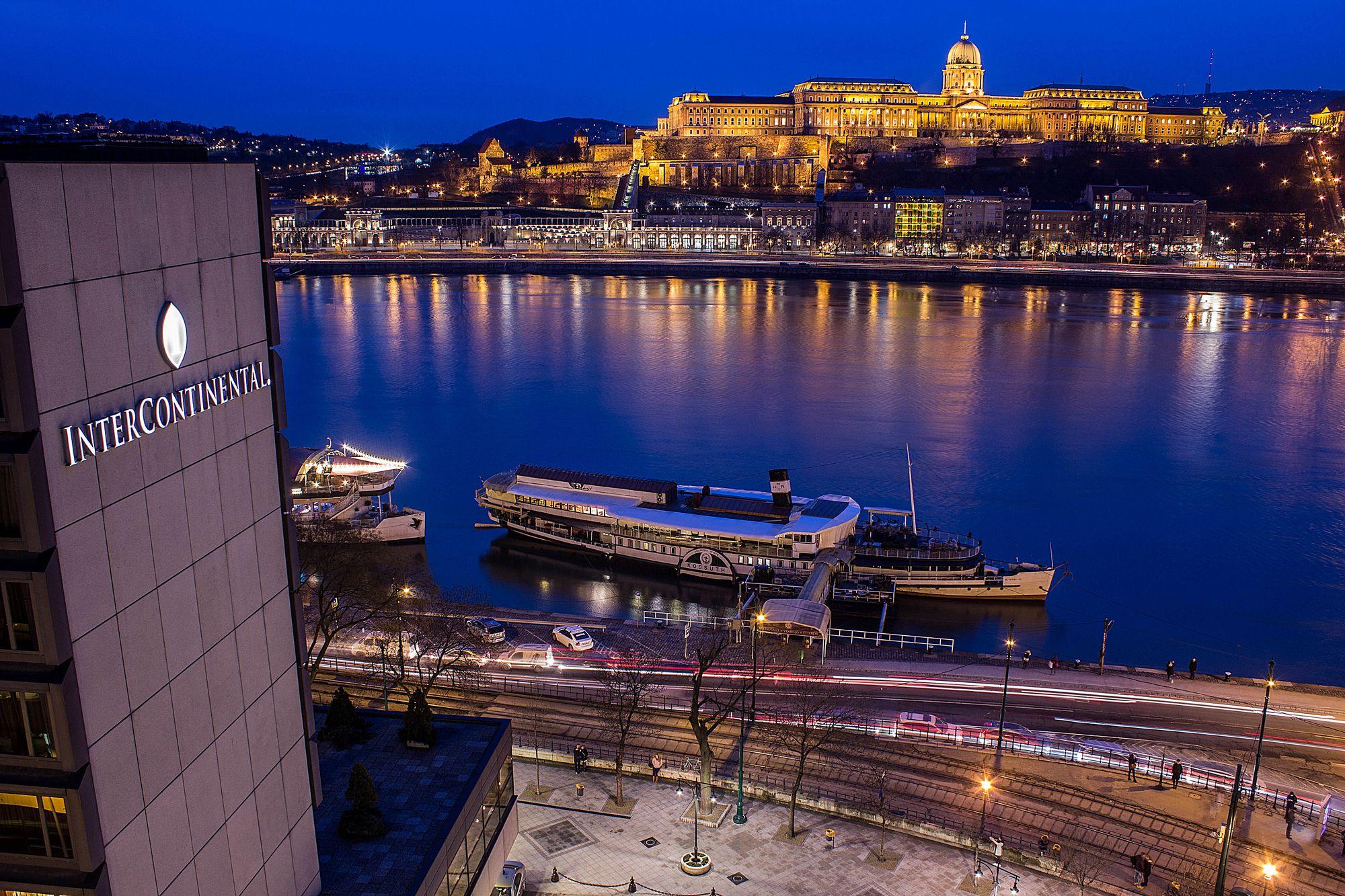 Vista da fachada InterContinental Budapest