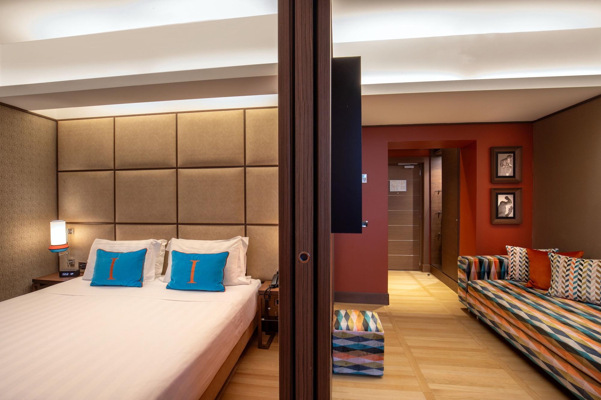 Varios The Independent Hotel