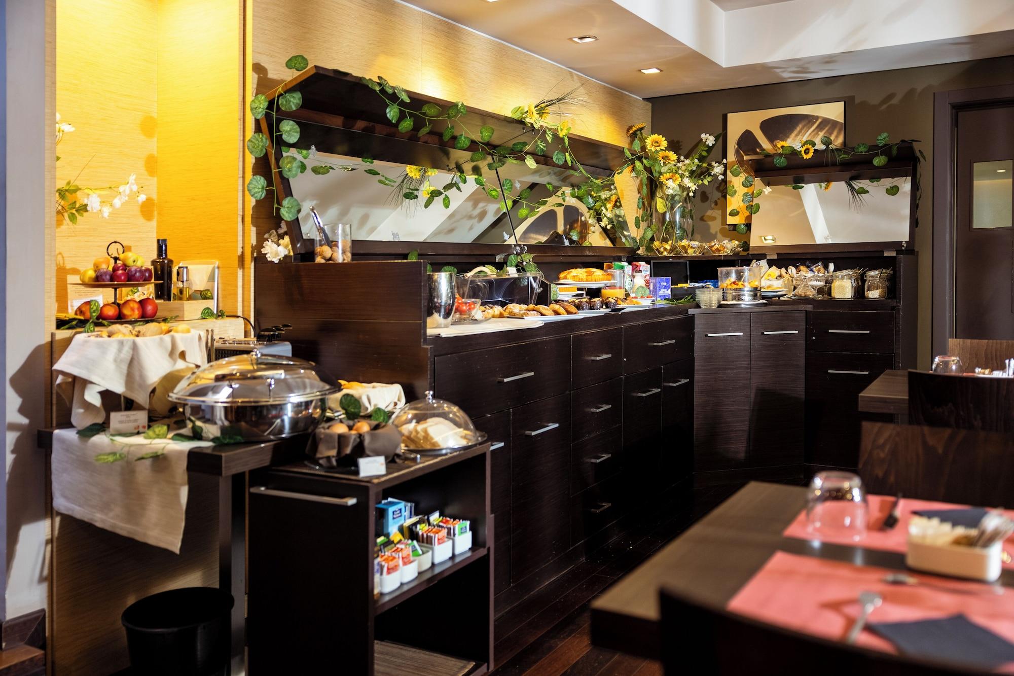 Restaurant UNAHOTELS Villa dei Platani Foligno