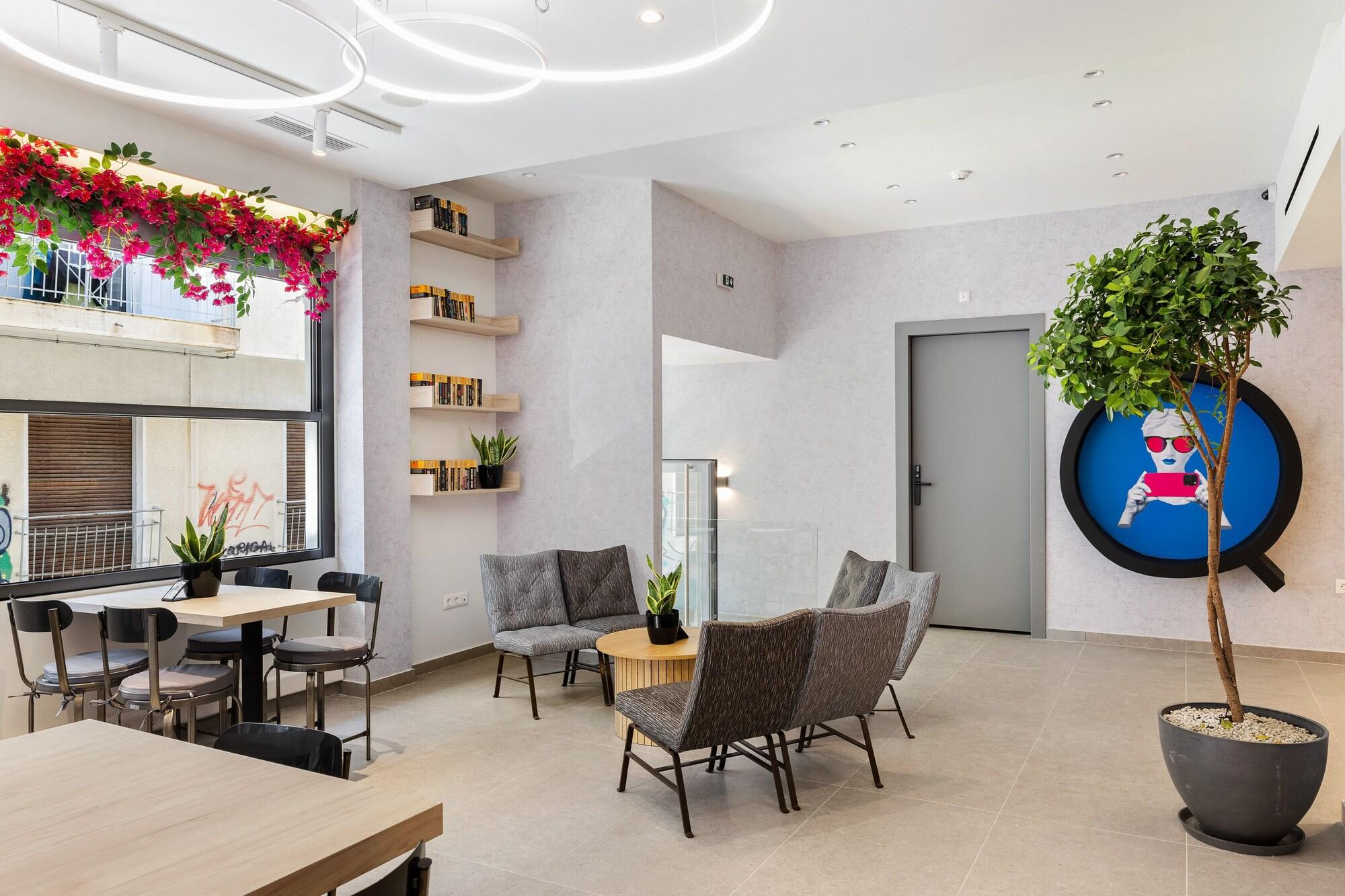 Vista Lobby The Q Hotel