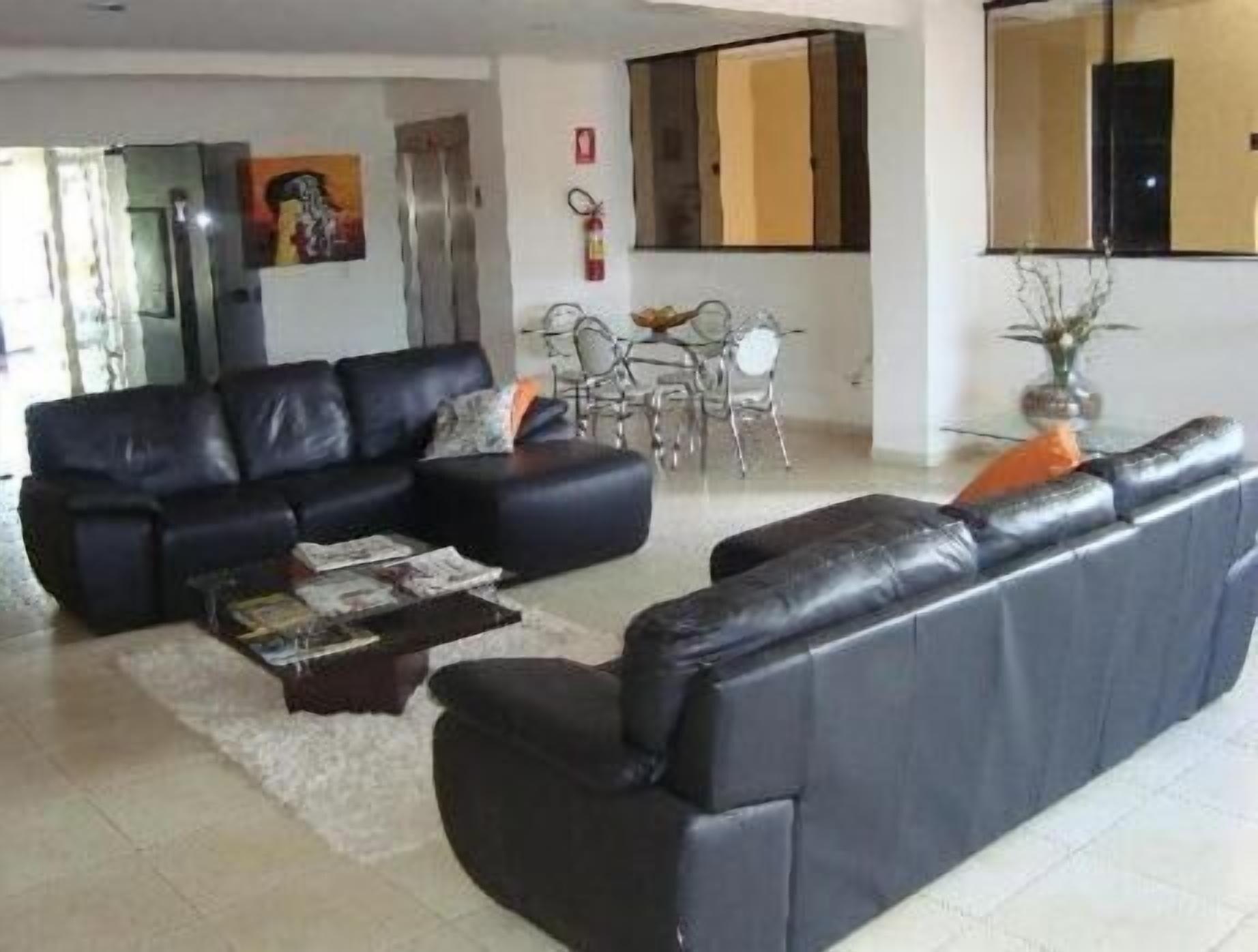 Vista Lobby Senador Plaza Hotel