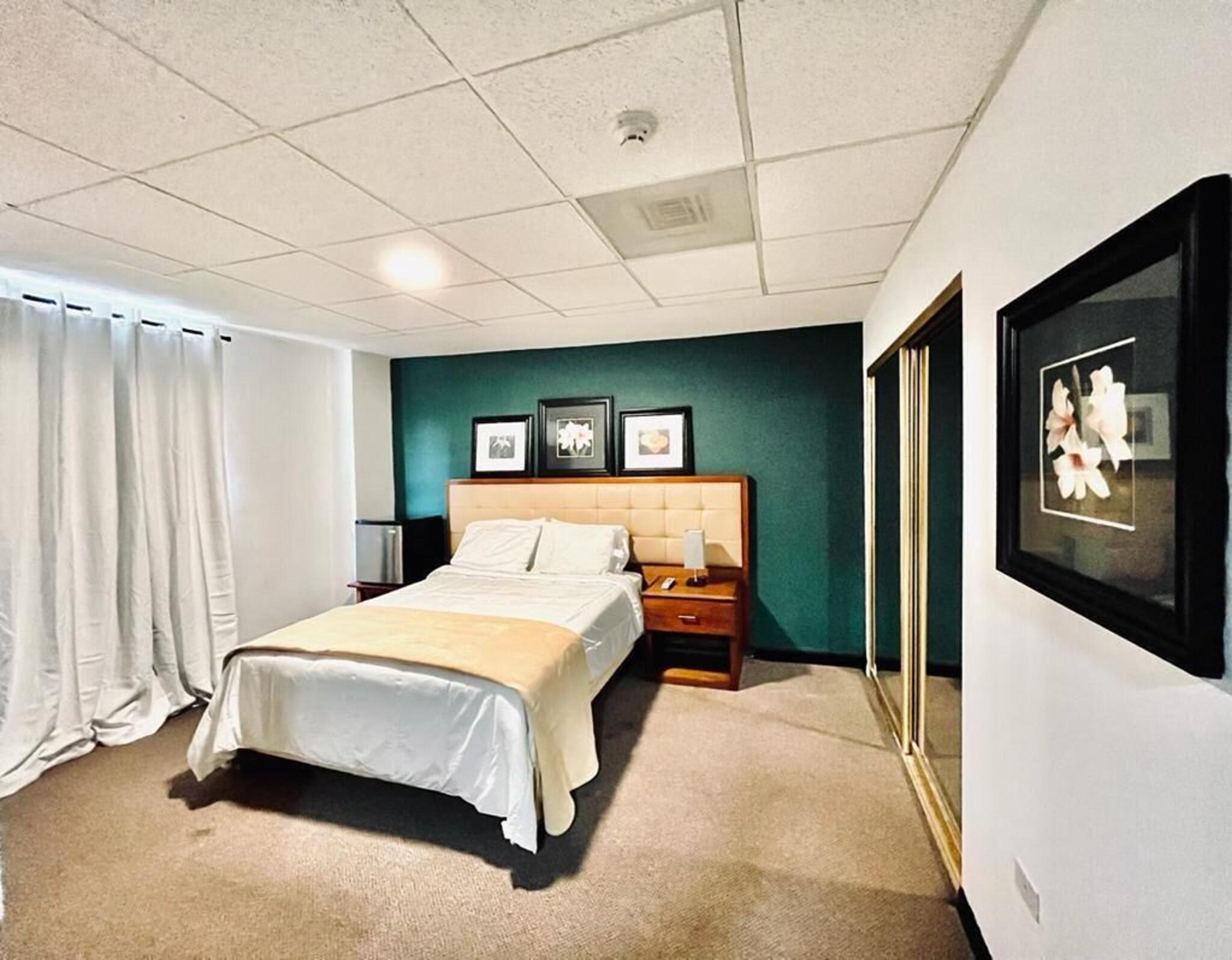 Varios S.J. Suites Hotel