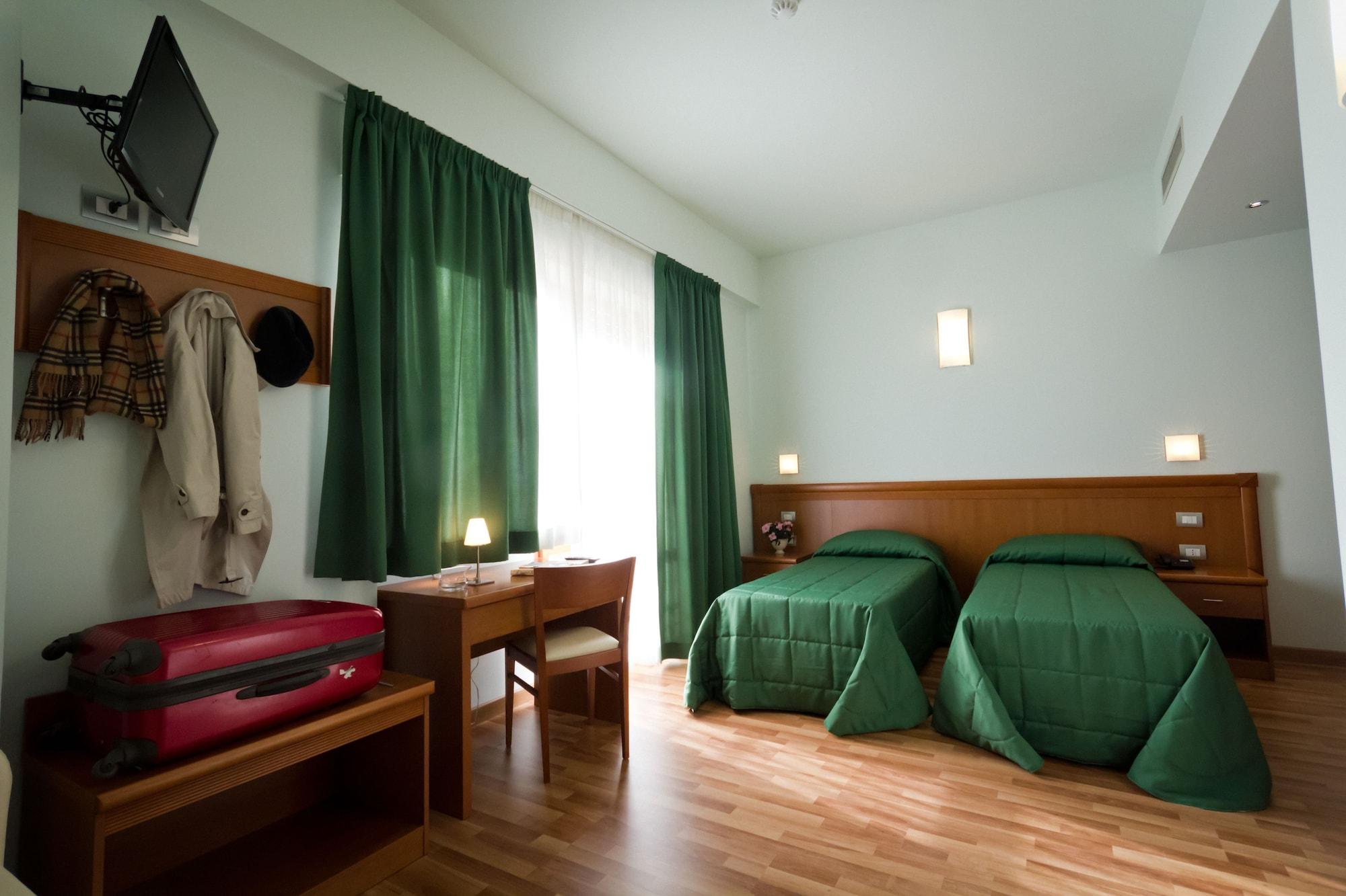 Varios Hotel Donnini