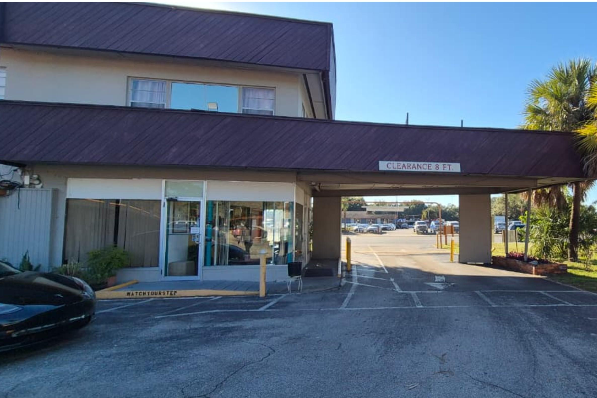 Varios Arrow Motel By Oyo Near Downtown