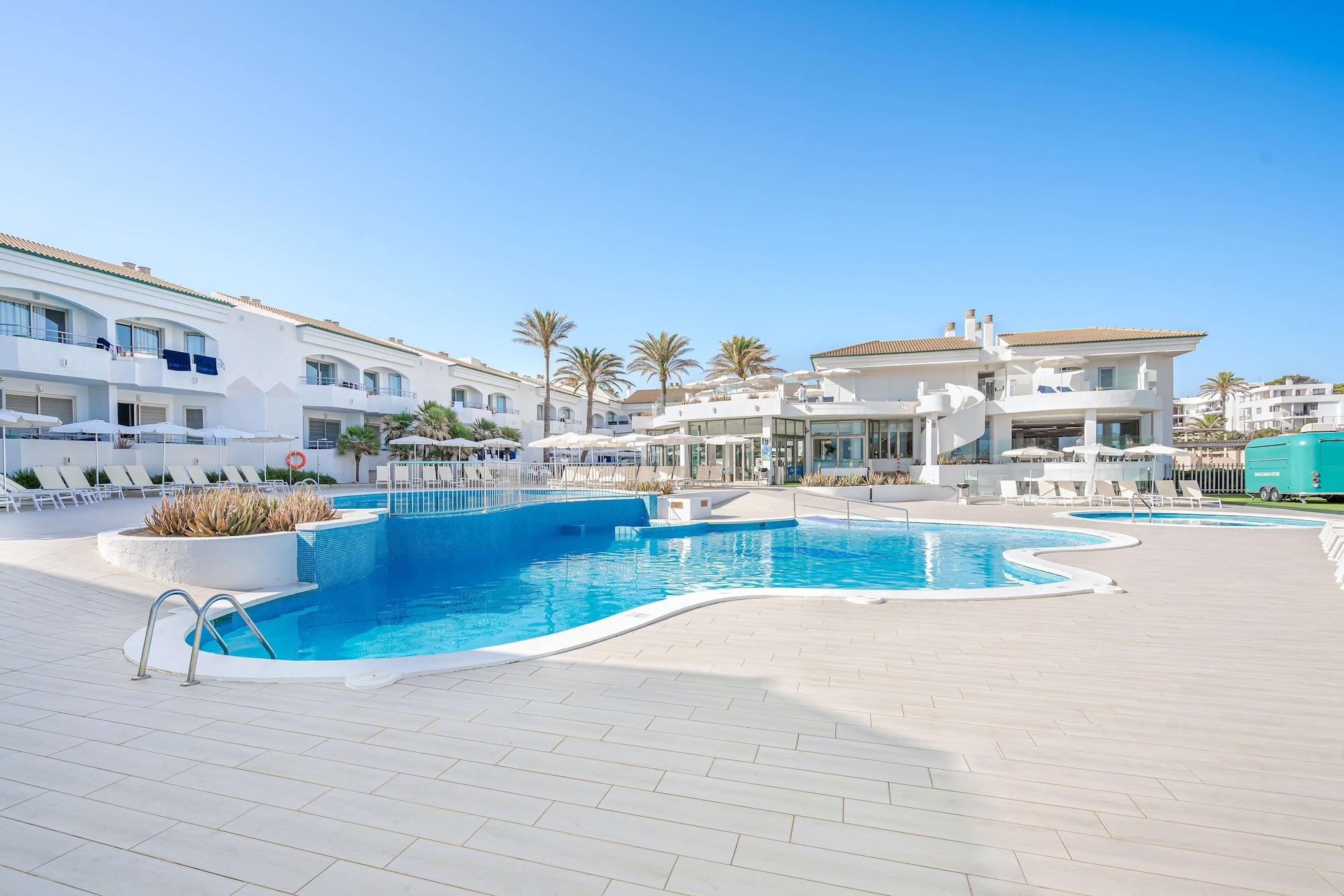 Vista Piscina Aparthotel THB Guya Playa
