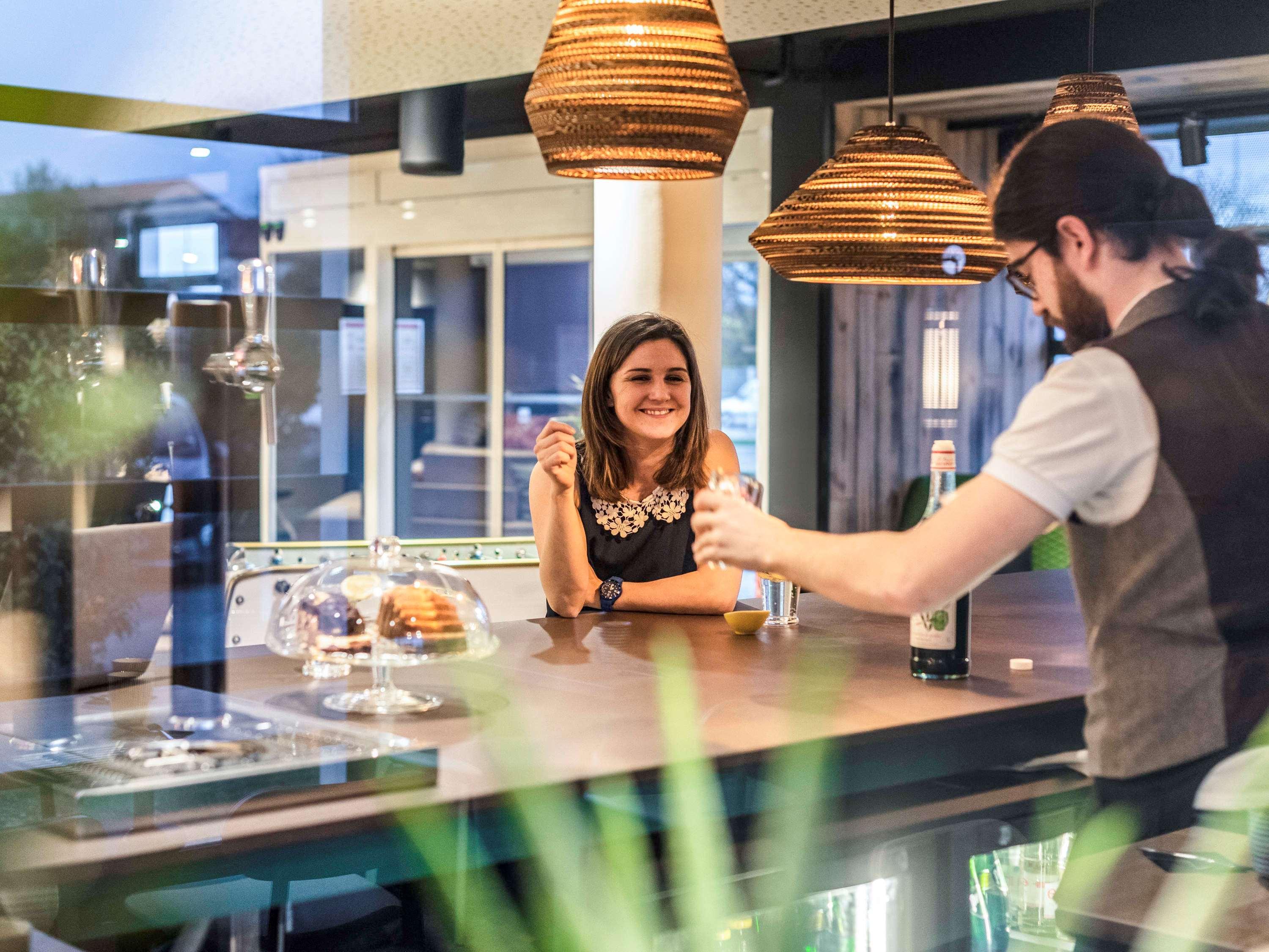 Bar/Salón ibis Styles Lyon Meyzieu Stadium Olympique