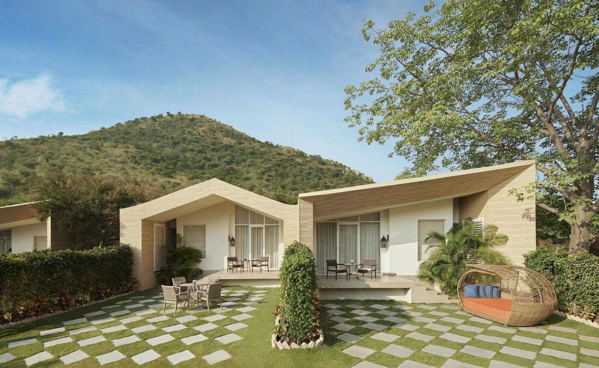 Varios Taj Aravali Resort & Spa