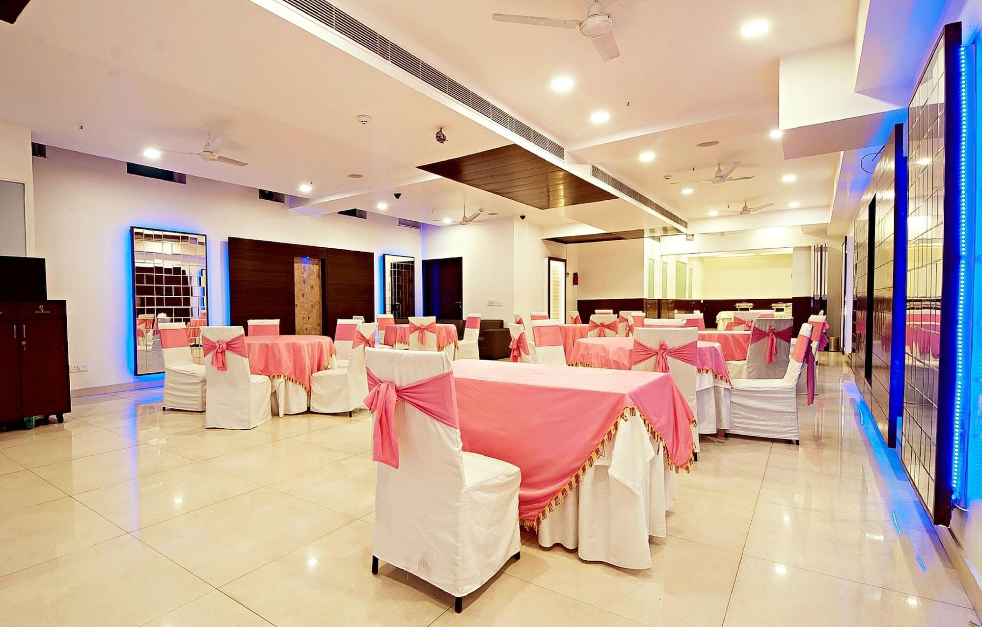 Sala de Reuniones The Grand Vikalp by Saga Hotels
