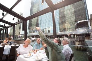 Actividad - Premier Plus Architectural Lunch Cruise on the Chicago River