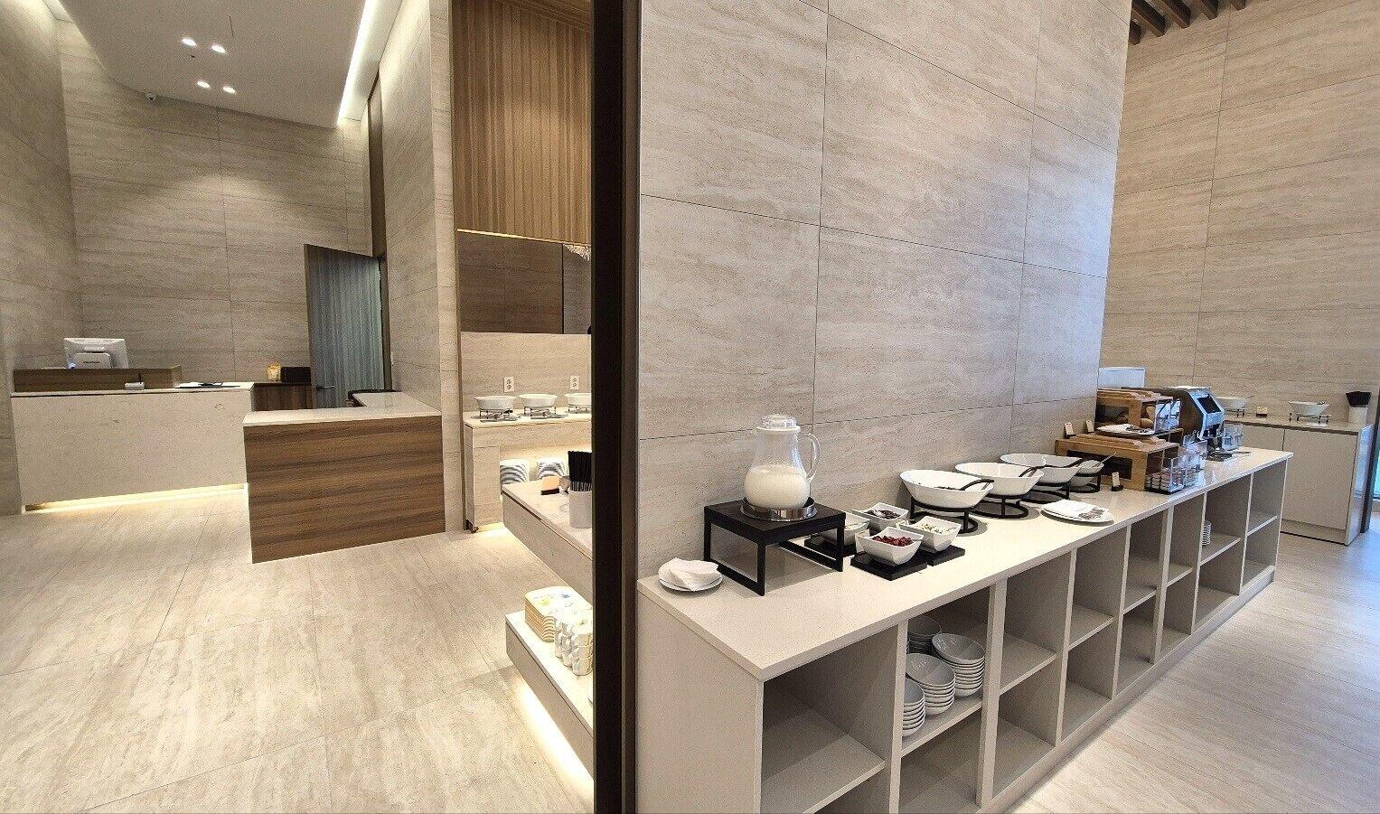 Restaurant WAVE M HOTEL EAST